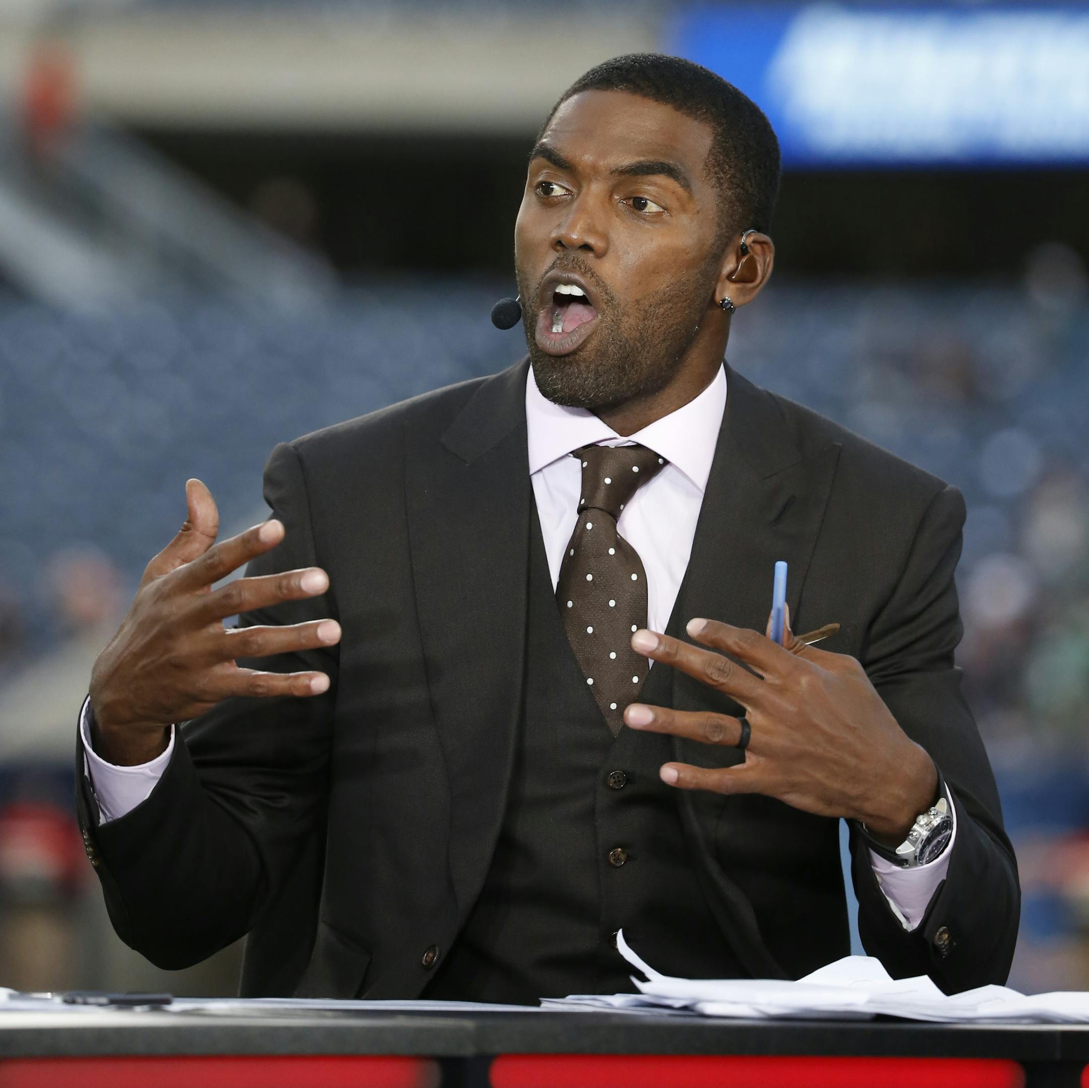 Randy Moss talks during ESPN's Monday Night Countdown before an NFL football game between the Chicago Bears and the Philadelphia Eagles, Monday, Sept. 19, 2016, in Chicago. (AP Photo/Charles Rex Arbogast) ORG XMIT: CXB