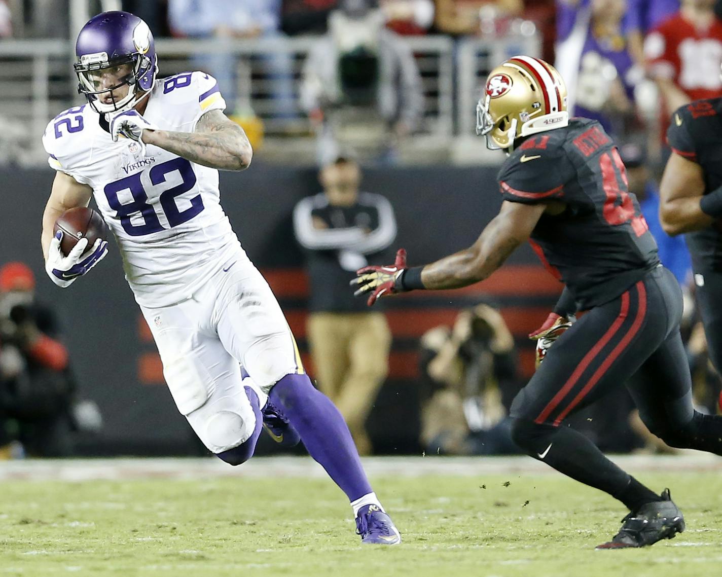 Minnesota Vikings Kyle Rudolph (82).