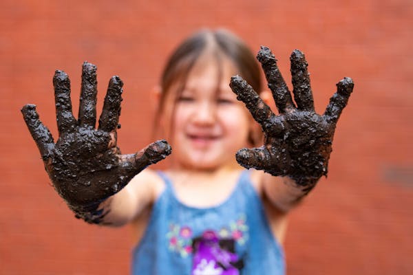 Minnesota Children's Museum gets kids to play in the mud