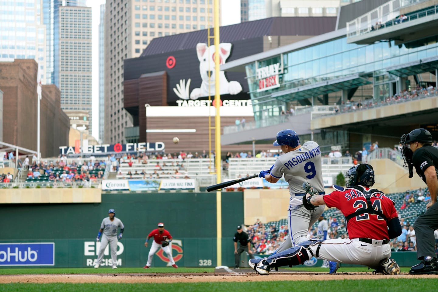 Kansas City Royals' Vinnie Pasquantino hits a two-run home run against the Minnesota Twins during the first inning of a baseball game Monday, Aug. 15, 2022, in Minneapolis. (AP Photo/Abbie Parr)