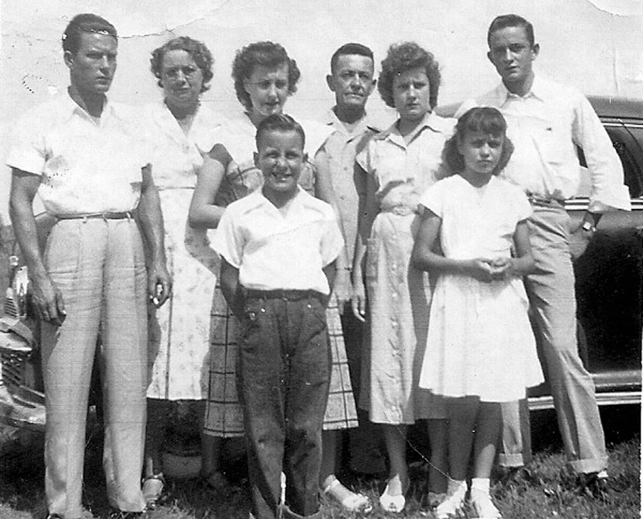 Cash family c 1949 credit Joanne Cash Yates.