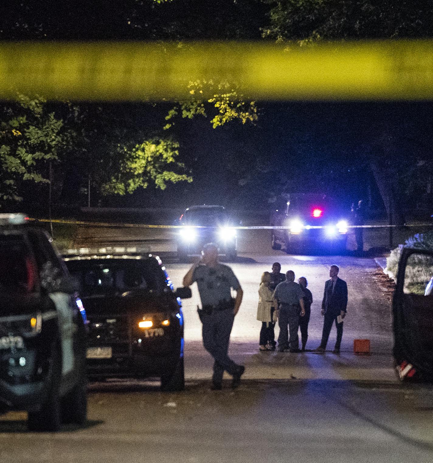 St. Paul officers and investigators responded to the intersection of Mendota Street and Fremont Avenue E. where a man was shot and killed earlier in the evening. ] LEILA NAVIDI &#x2022; leila.navidi@startribune.com BACKGROUND INFORMATION: St. Paul officers responded to the intersection of Mendota Street and Fremont Avenue E. where a man was shot and died from a gunshot wound to the chest St. Paul on Tuesday, September 24, 2019.