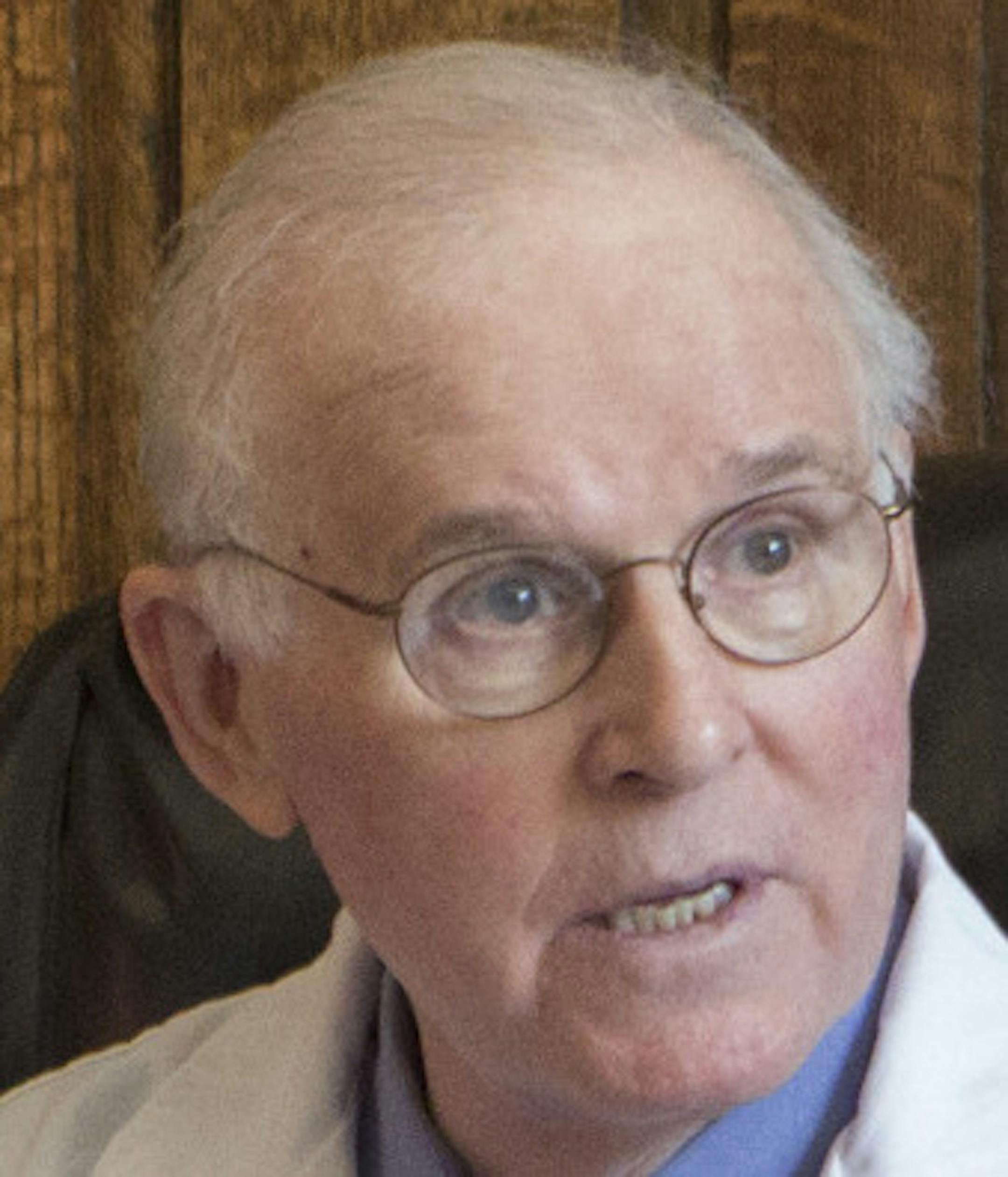 LOUIE: Episode 1: "Back" (Airs Monday, May 5, 10:00 pm e/p). Pictured: Charles Grodin as Dr. Bigelow. CR: K.C. Bailey/FX