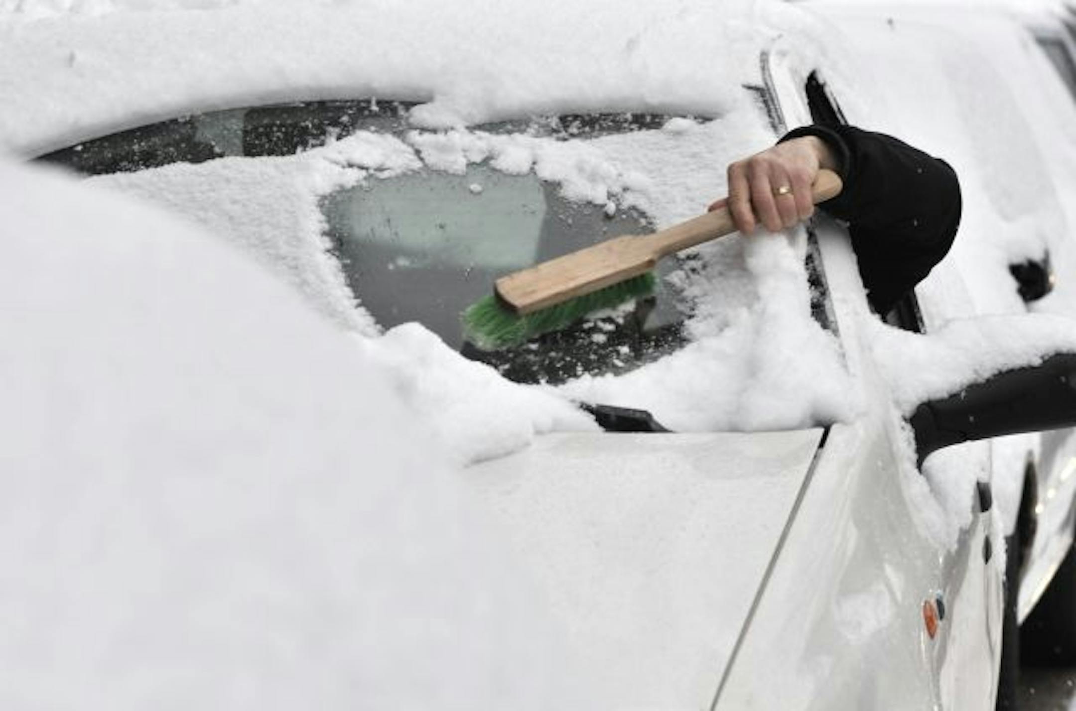 Wipe off your whole windshields, people.