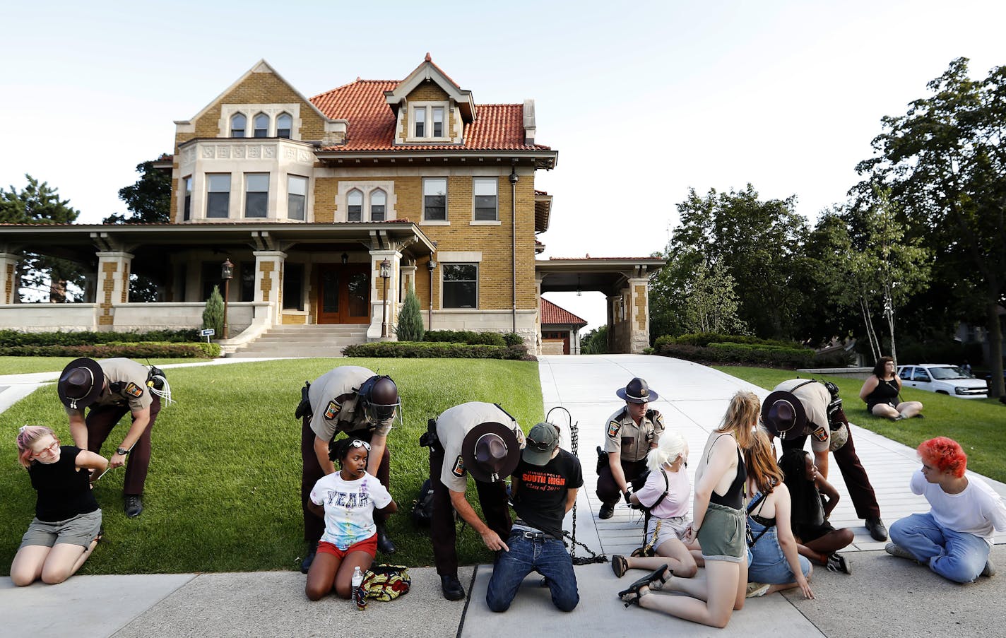 Protesters were arrested near Minnesota Governor's Residence on Summit Ave. in St Paul. ] CARLOS GONZALEZ cgonzalez@startribune.com - July 26, 2016, St. Paul, MN, Minnesota Governor's Residence on Summit Ave., Philando Castile protesters