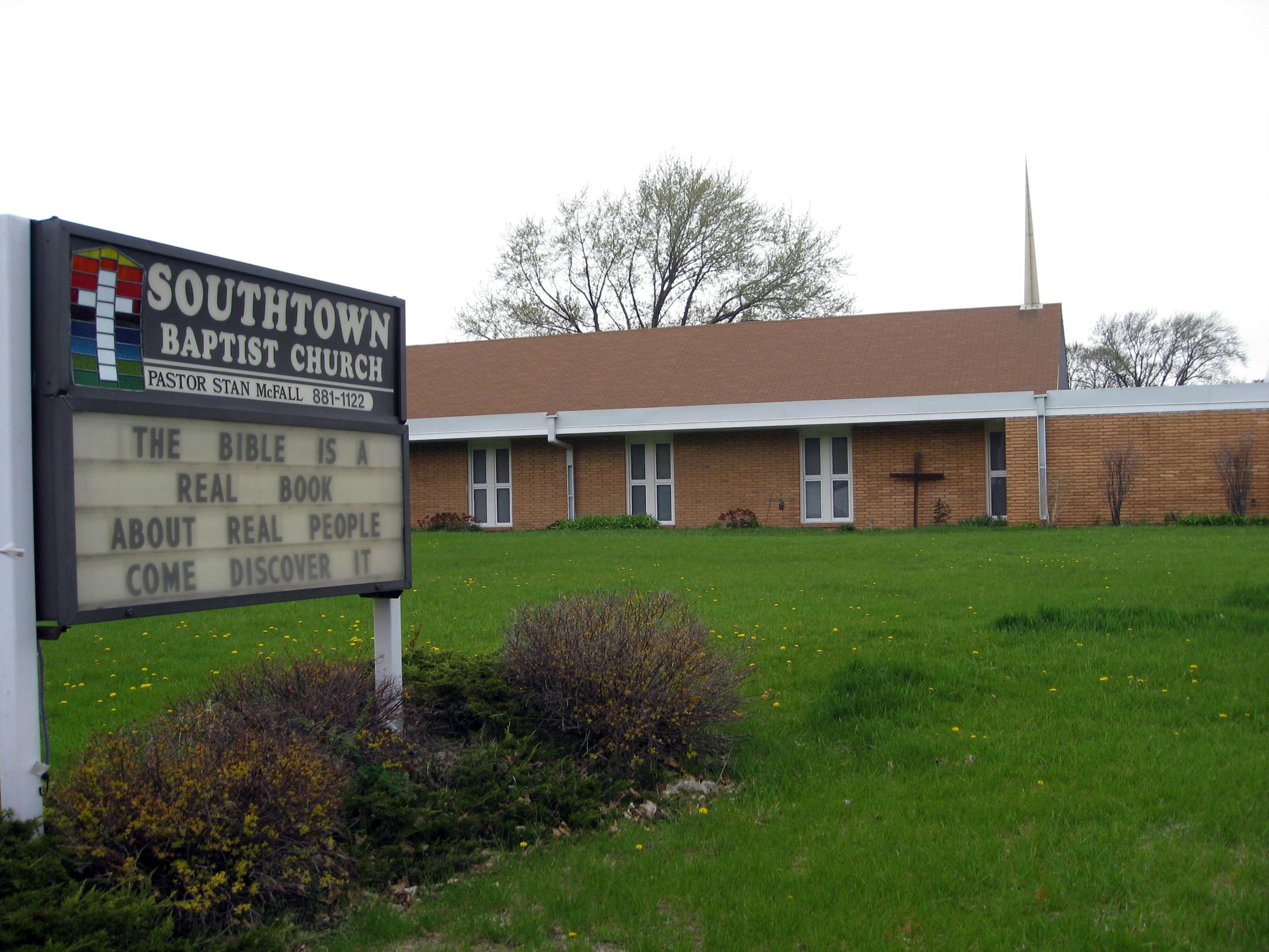 PHOTO BY MARY JANE SMETANKA ��STAR TRIBUNE ... 5/2008 ... For decades, kids near Southtown Baptist Church in Bloomington have used the open space owned by the church to play on, and neighbors have gotten used to the green space. Now, the neighborhood is in an uproar because the church wants to sell much of that land to United Properties for creation of a senior co-op, using profits from the land sale to build an addition to the church. The proposal has stopped and started in the City Council bec
