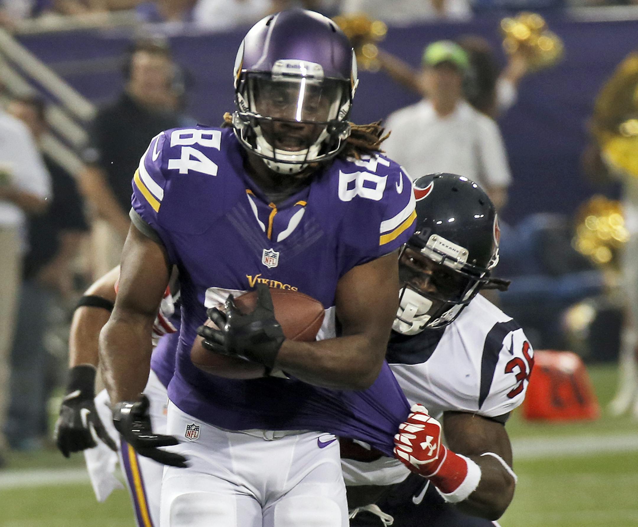 Minnesota Vikings vs. Houston Texans. Vikings receiver Cordarrelle Patterson left Texas tacklers behind after a first half reception. (MARLIN LEVISON/STARTRIBUNE(mlevison@startribune.com)