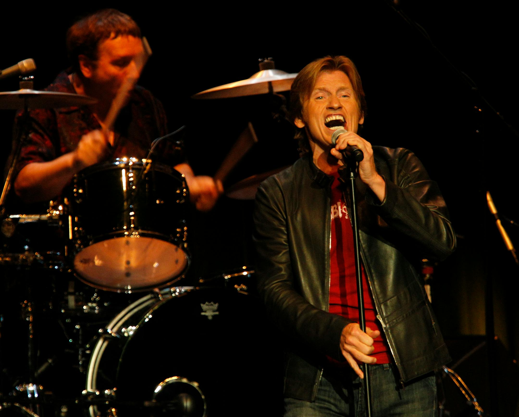 Denis Leary oat the State Theatre in Minneapolis.