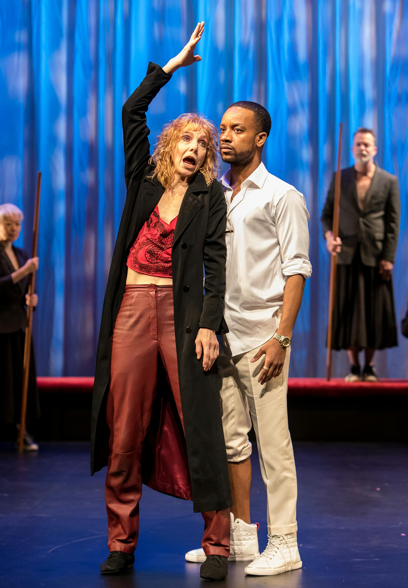 Ellen Lauren as Dionysus and Donnell E. Smith as Pentheus in "The Bacchae" at the Guthrie Theater.