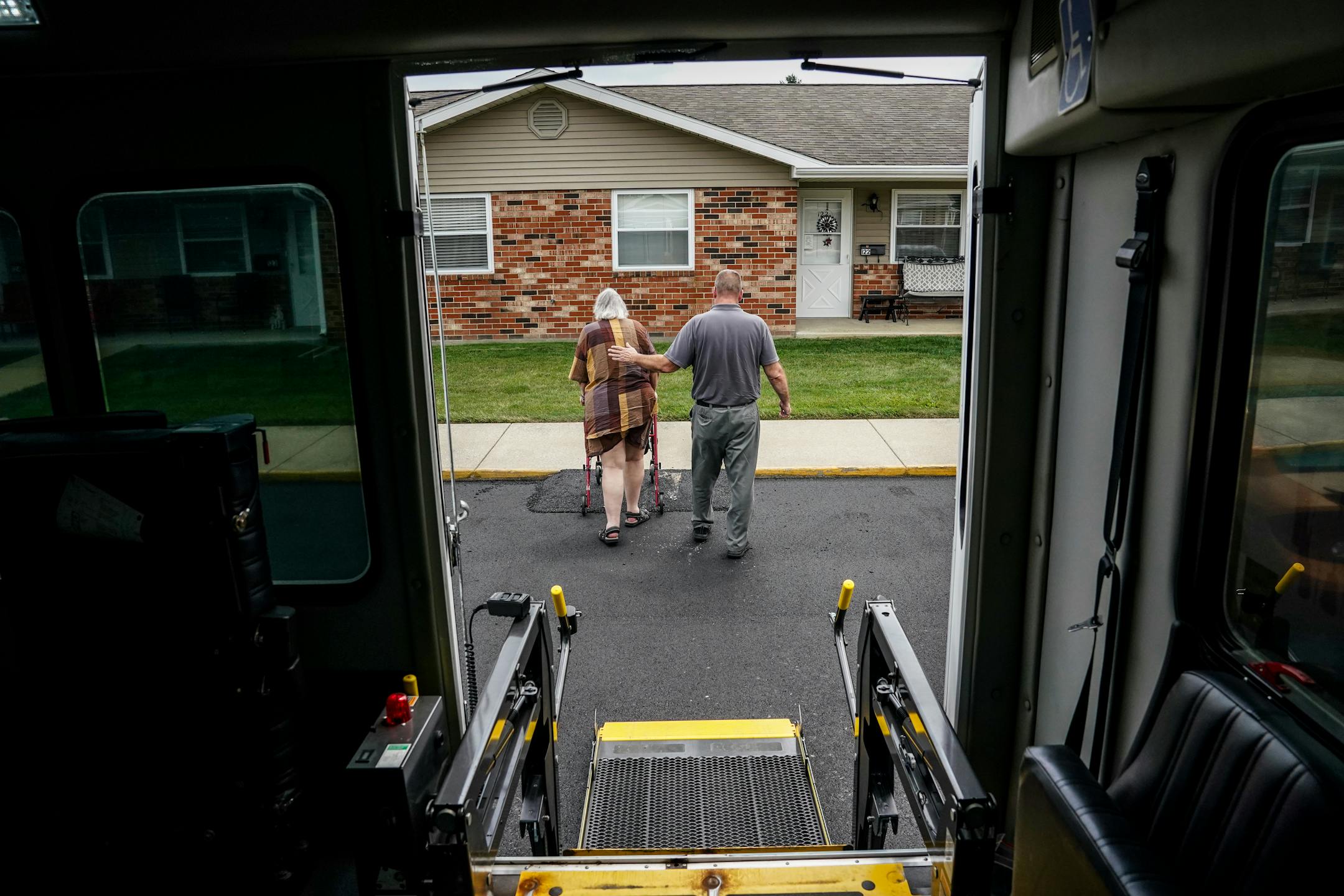 Scott Chasteen, transportation services coordinator for Decatur County Memorial Hospital, transports patient Marilyn Loyd, 70, to her home in rural Greensburg, Ind., in July. Forty years ago, many small towns and rural regions were healthier for adults in the prime of life. MUST CREDIT: Washington Post photo by Jahi Chikwendiu