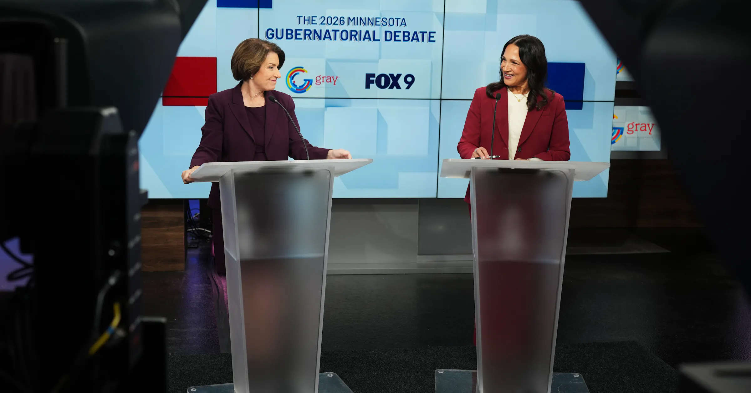 Klobuchar und Demuth streiten in der Abschlussdebatte darüber ...
