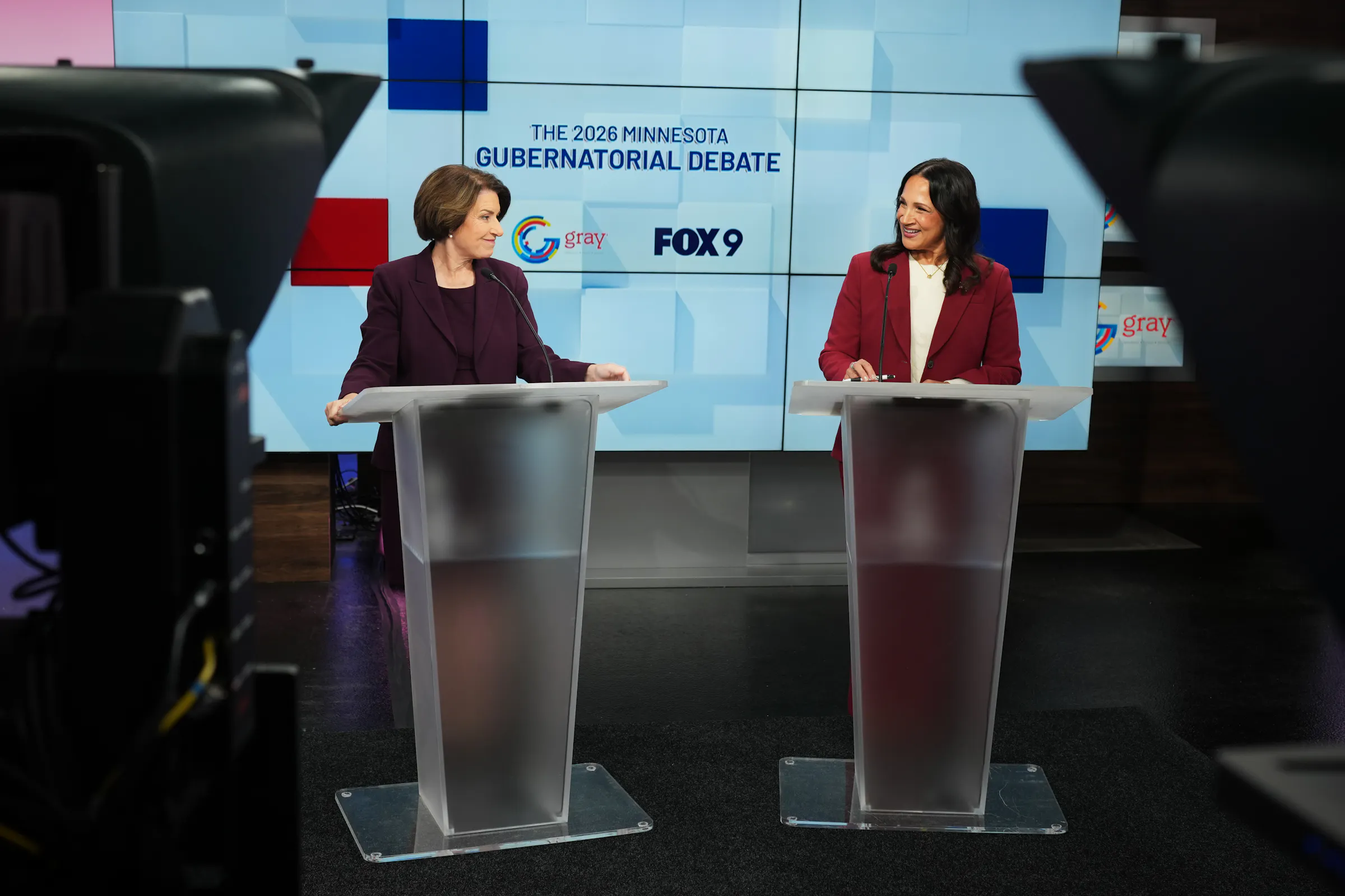 Klobuchar und Demuth streiten in der Abschlussdebatte darüber ...