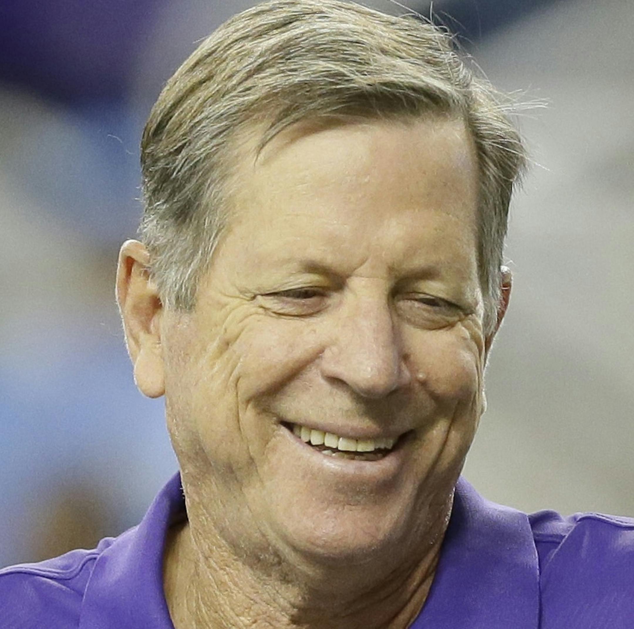 Minnesota Vikings offensive coordinator Norv Turner, left, talks with Detroit Lions special teams coordinator Joe Marciano before the first half of an NFL football game, Sunday, Oct. 25, 2015, in Detroit. (AP Photo/Carlos Osorio)