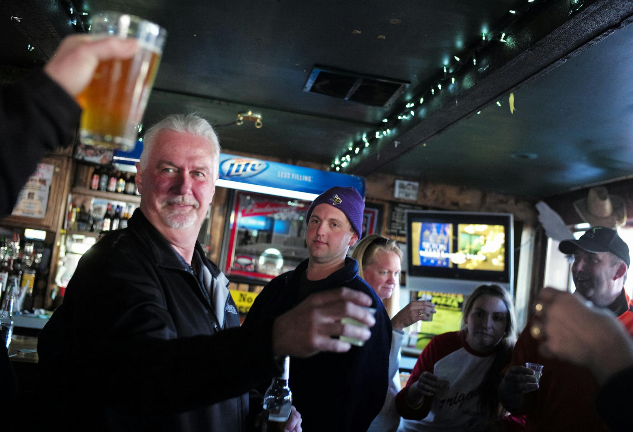 At Frigaard's in Mahtomedi, regular John Pierce and other patrons toasted the memory of murdered owner Dave Frigaard.