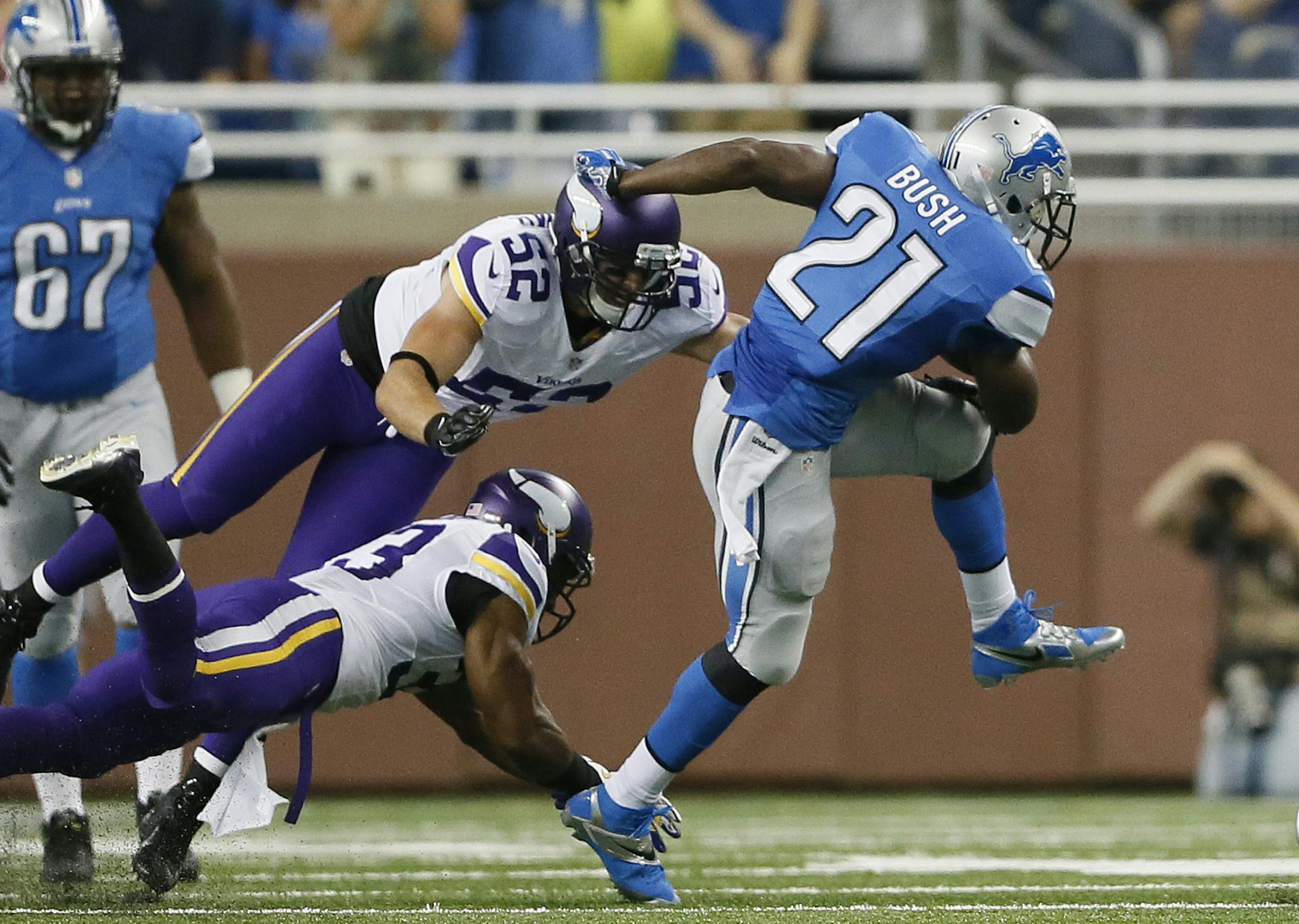 Minnesota Vikings outside linebacker Chad Greenway (52) and teammates had a hard time catching up Lions running back Reggie Bush (21) during NFL action at Ford Field between the MInnesota Vikings and Detroit Lions Sunday September 8, 2013 in Detroit, MI. Detroit beat Minnesota 34-24. ] JERRY HOLT ‚Ä¢ jerry.holt@startribune.com