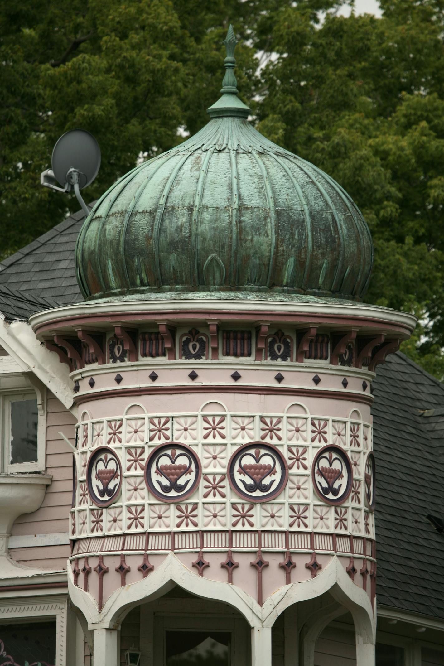 The distinctive architectural details including the copper dome of a second floor porch are familiar to anyone who has driven past the Bardwell-Ferrant House on Portland Ave. S.