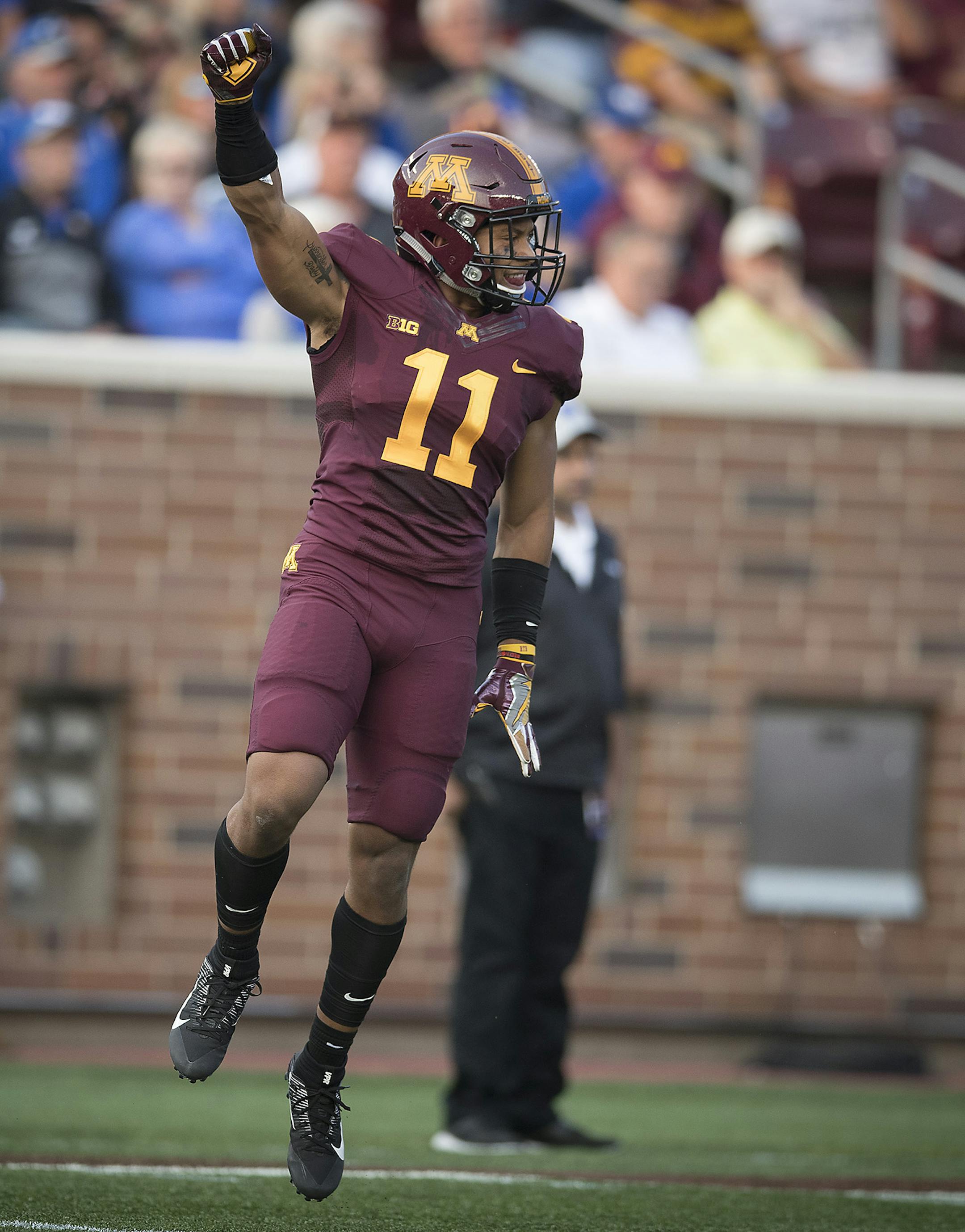 Minnesota's defensive back Antoine Winfield Jr. celebrated a tackle in the first quarter as they took on the Buffalo Bulls at TCF Bank Stadium, Thursday, August 31, 2017 in Minneapolis, MN. ] ELIZABETH FLORES ï liz.flores@startribune.com