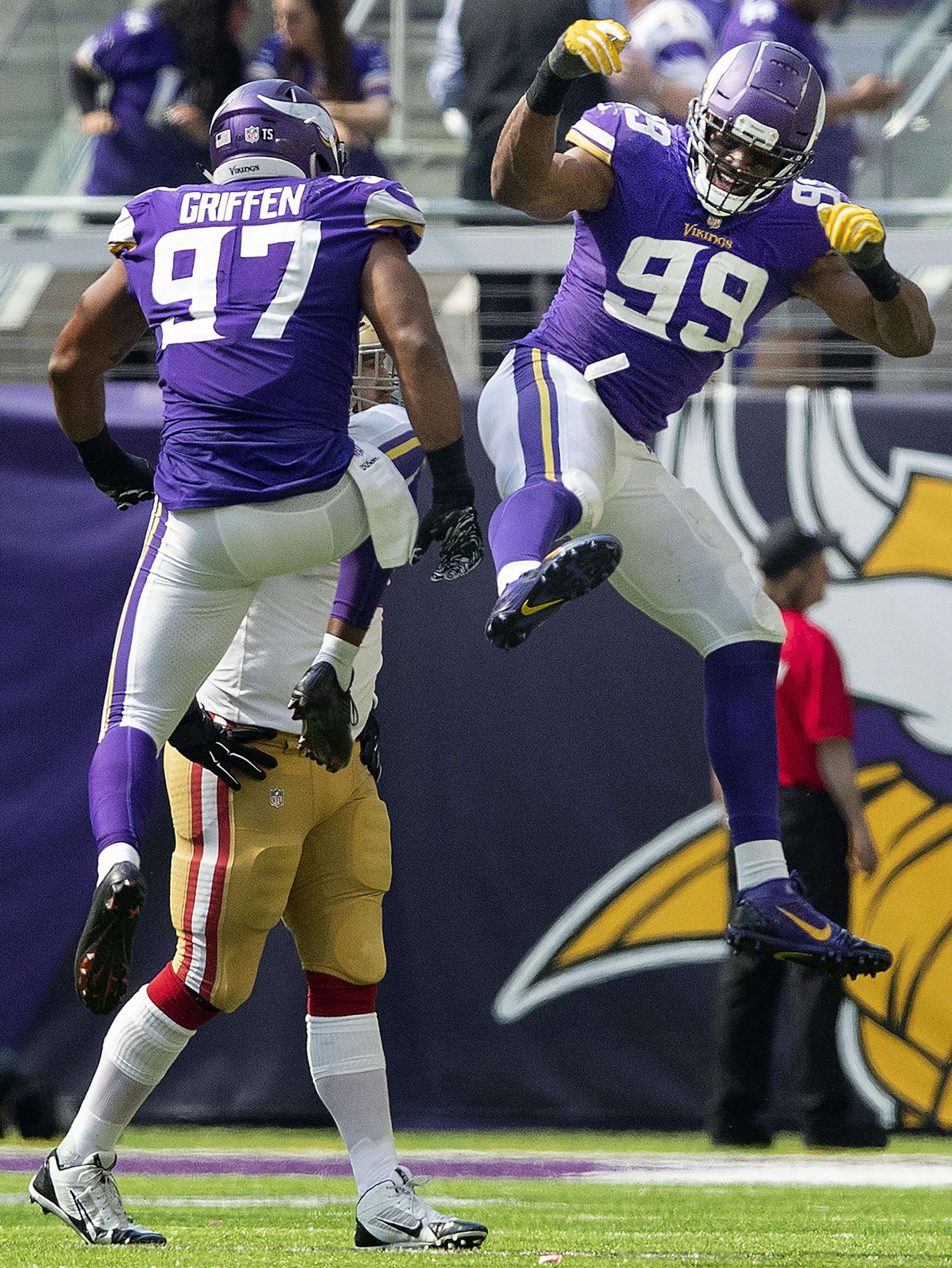 Everson Griffen (97) and Danielle Hunter (99) celebrated a Hunter sack in the third quarter. ] CARLOS GONZALEZ • cgonzalez@startribune.com – September 9, 2018, Minneapolis, MN, US Bank Stadium, NFL, Minnesota Vikings vs San Francisco 49ers