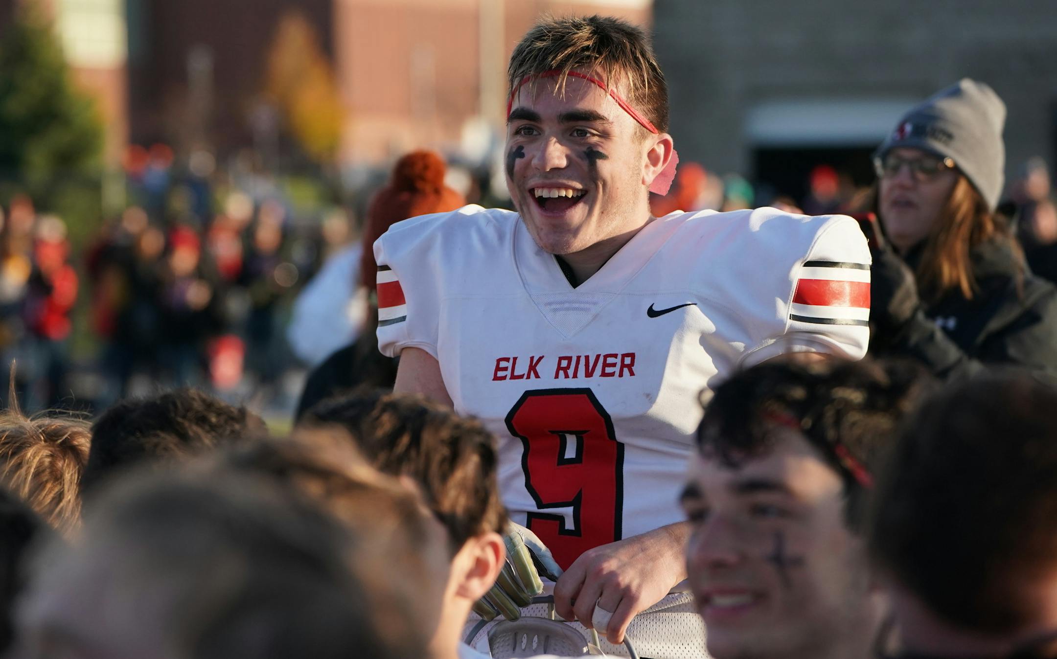 Elk River running back Bobby Heinzen (9) returned an interception for a 90-yard touchdown run. He also made a game-saving tackle in the fourth quarter. ] Shari L. Gross ¥ shari.gross@startribune.com Elk River defeated Rogers 20-14 in a Class 5A, Section 6 playoff game on Saturday, Oct. 26, 2019 in Rogers.