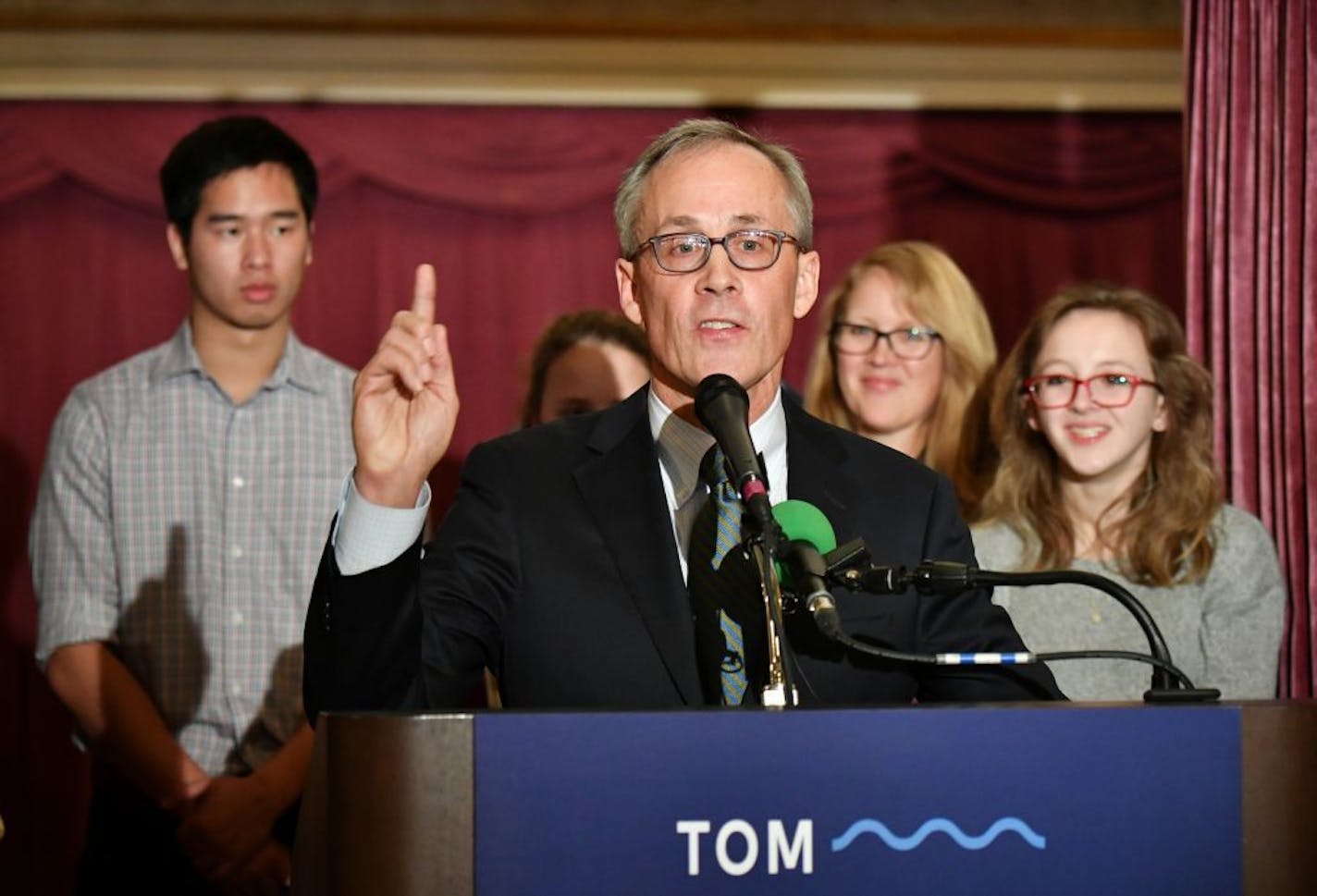 Tom Hoch, former chairman of the Minneapolis downtown Council and founder of the Hennepin Theater Trust announced that he is running for mayor of Minneapolis.