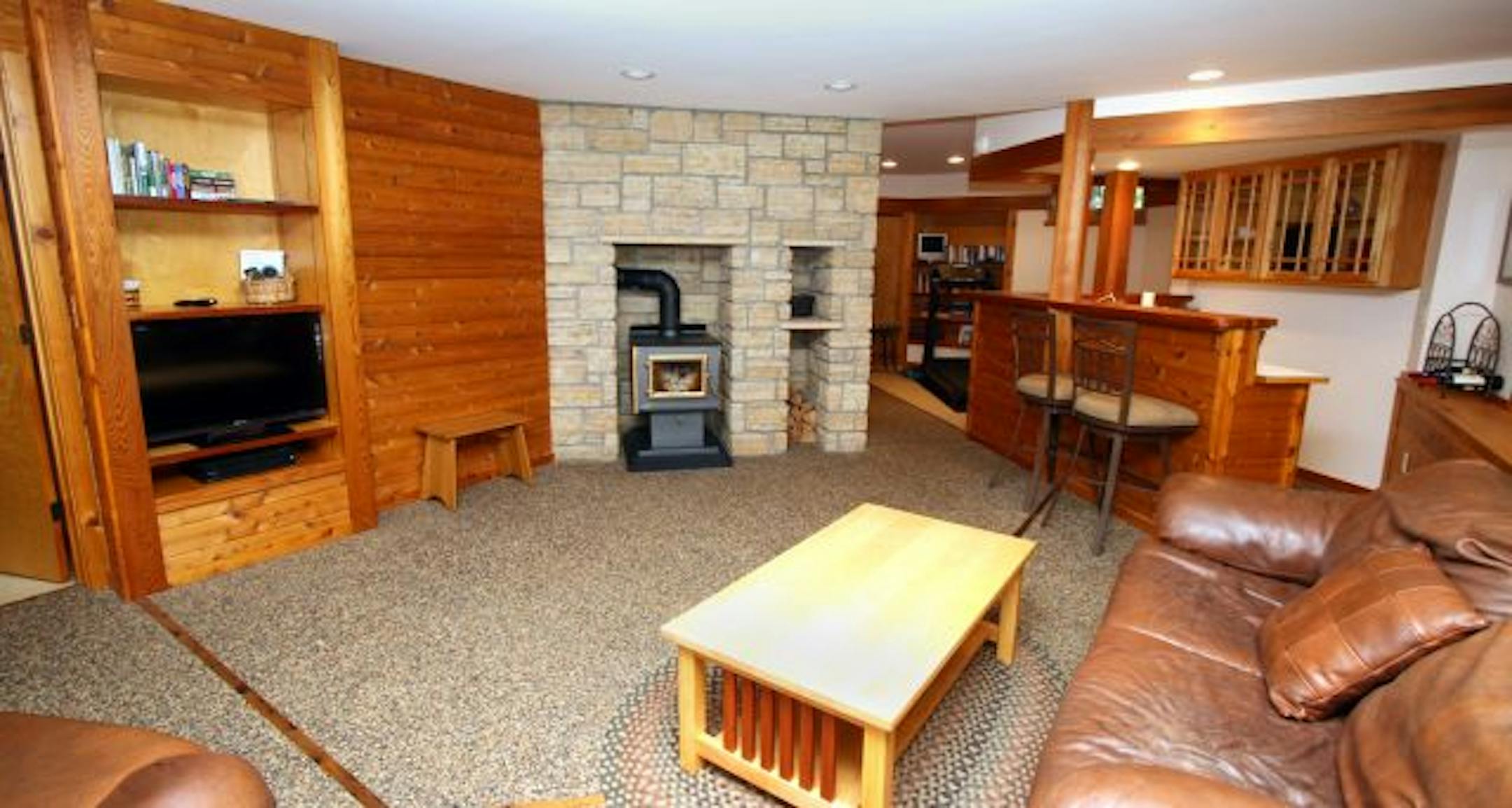 1992 Innver Grove Heights house - basement family room