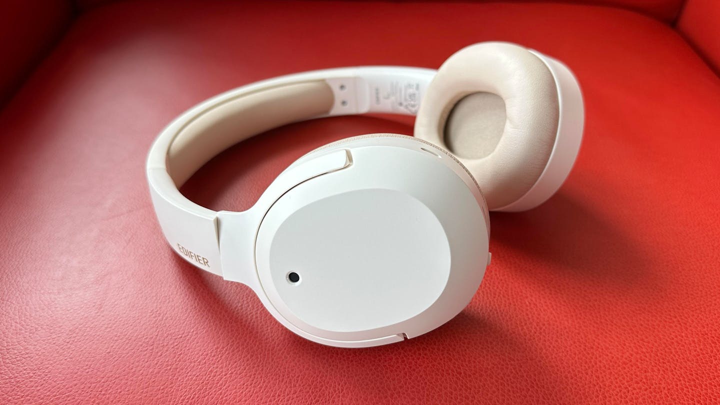 Best noise canceling headphones for under 100