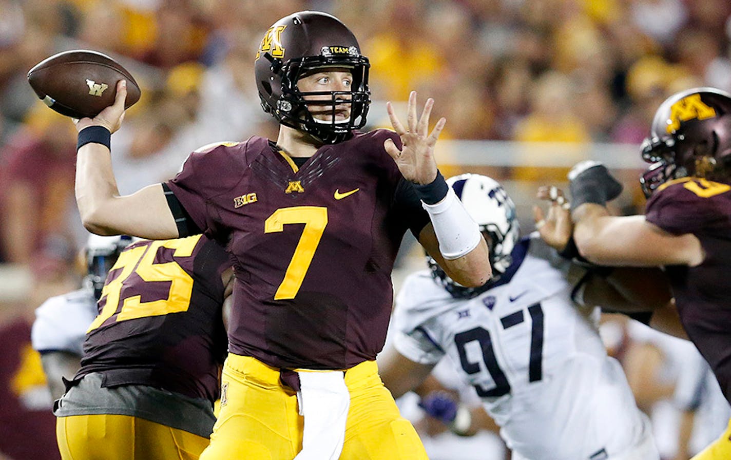 Gopher quarterback Mitch Leidner (7) attempted a pass in the third quarter against TCU.