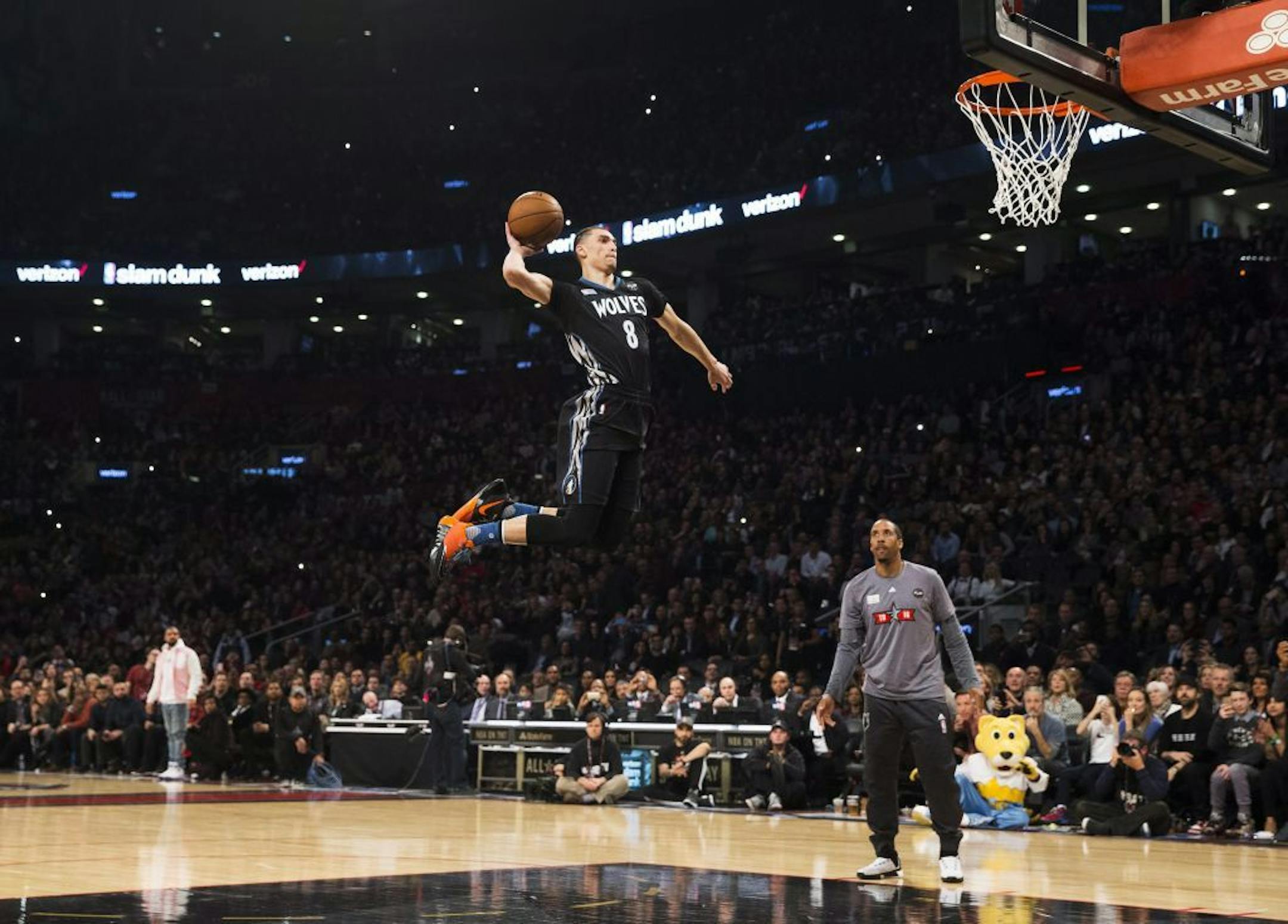 Minnesota Timberwolves' Zach LaVine slam dunks the ball during the NBA all-star skills competition in Toronto on Saturday, Feb. 13, 2016. (Mark Blinch/The Canadian Press via AP) MANDATORY CREDIT