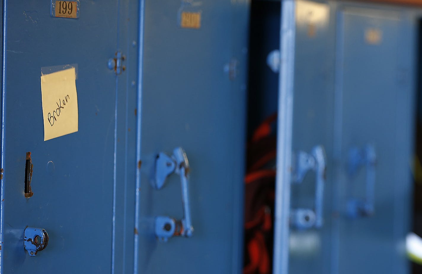 Broken lockers lined the Linwood Monroe Arts Plus School hallway, Wednesday, December 21, 2016 in St. Paul, MN. ] (ELIZABETH FLORES/STAR TRIBUNE) ELIZABETH FLORES &#x2022; eflores@startribune.com