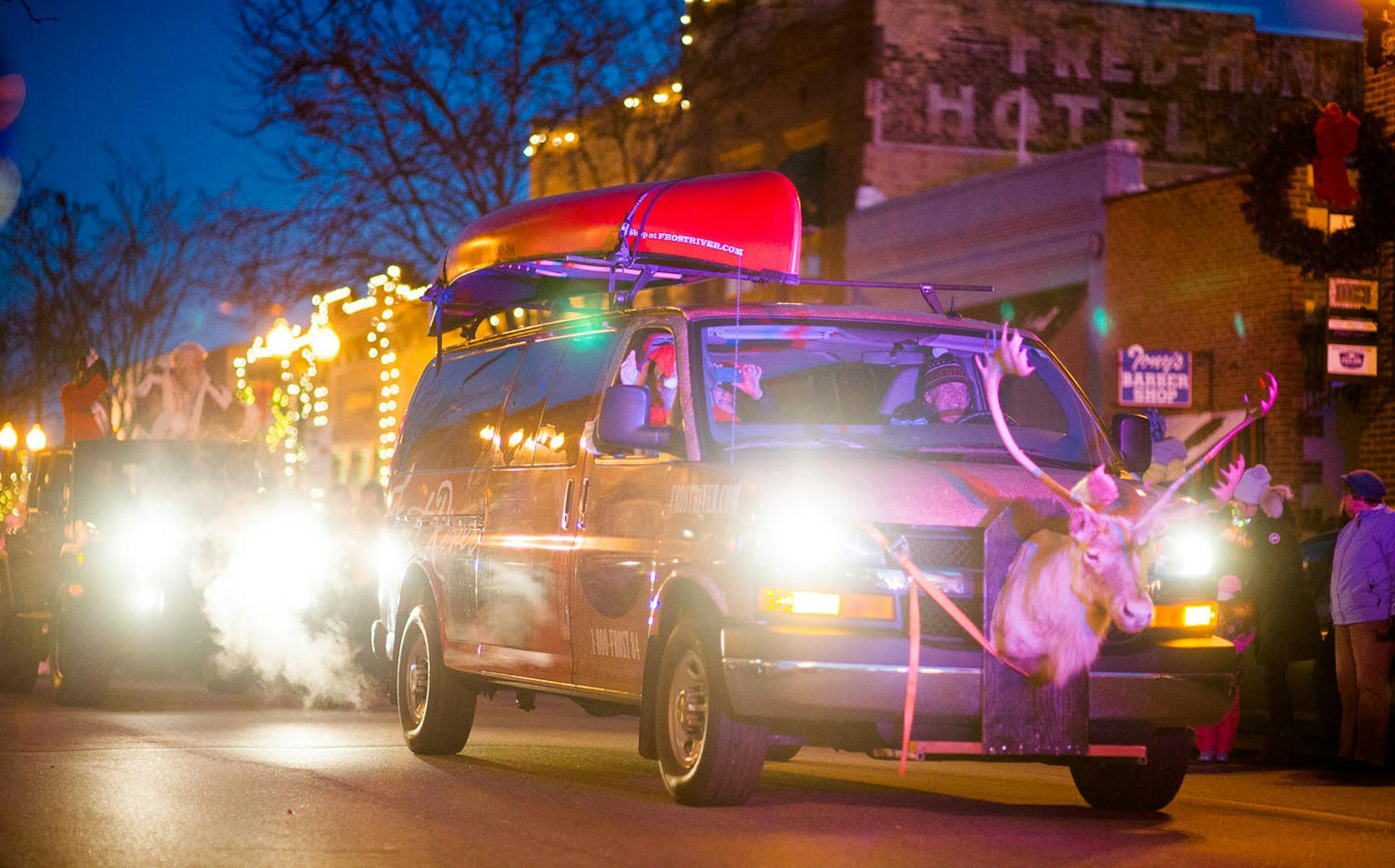 Evening parade at Ecelsior Chistenkindlmarkt