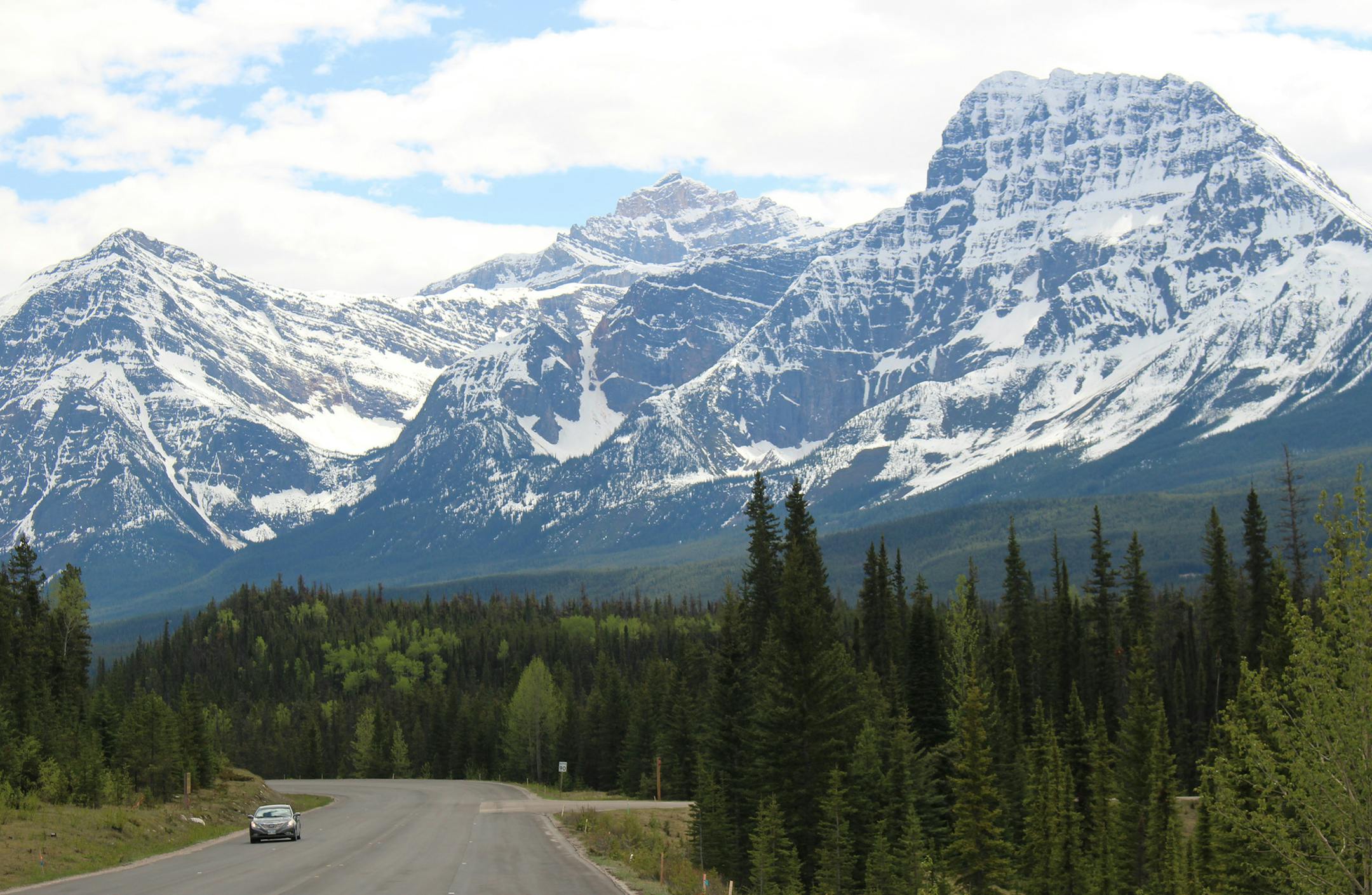 The Icefields Parkway, 144 miles of magnificence that connects Jasper with Lake Louise, has been called one of the world's great drives. (Alan Solomon/Chicago Tribune/TNS)