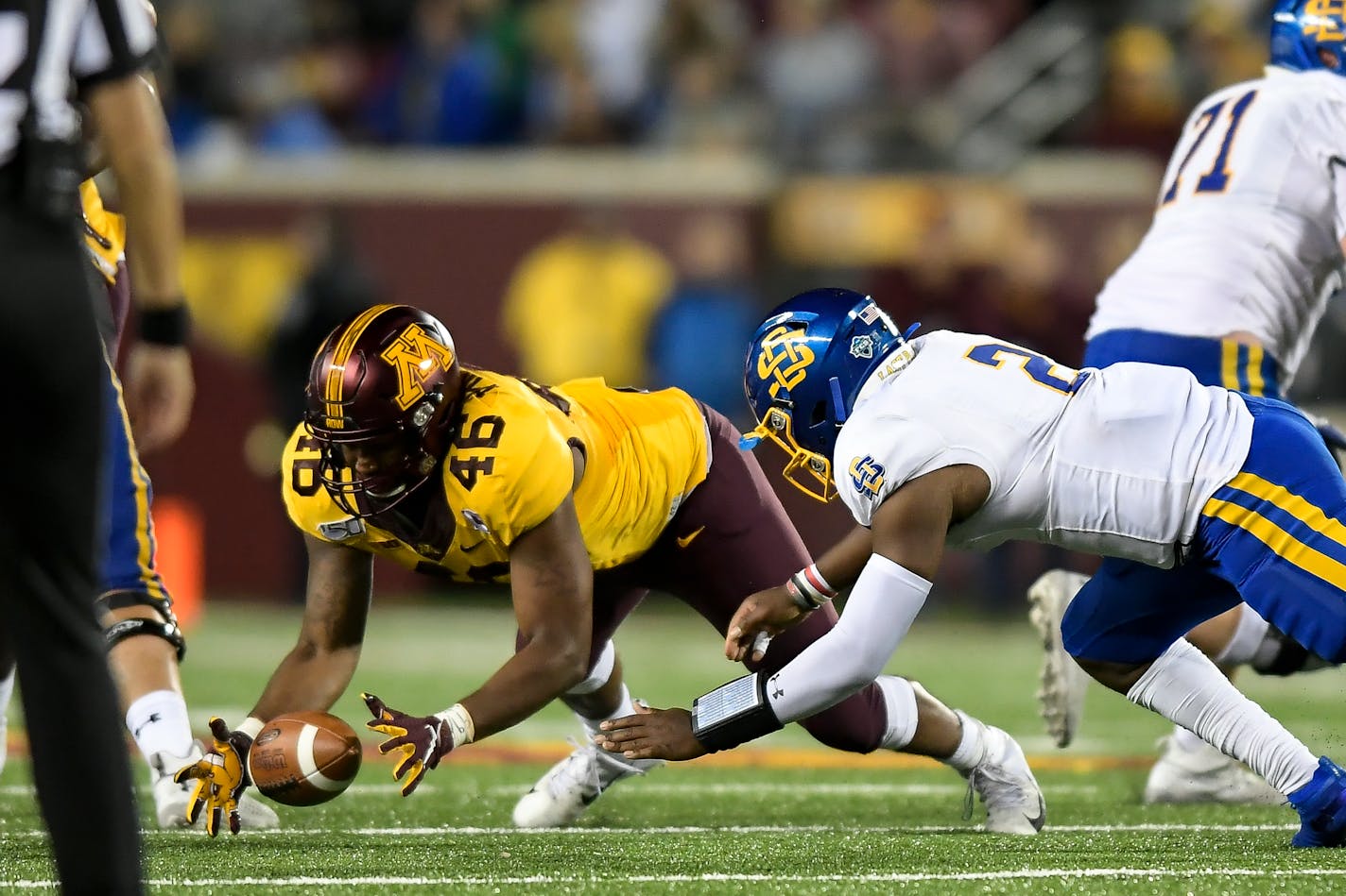 Gophers defensive lineman Winston DeLattiboudere scooped up a South Dakota State fumble in the fourth quarter, leading to a game-winning touchdown.