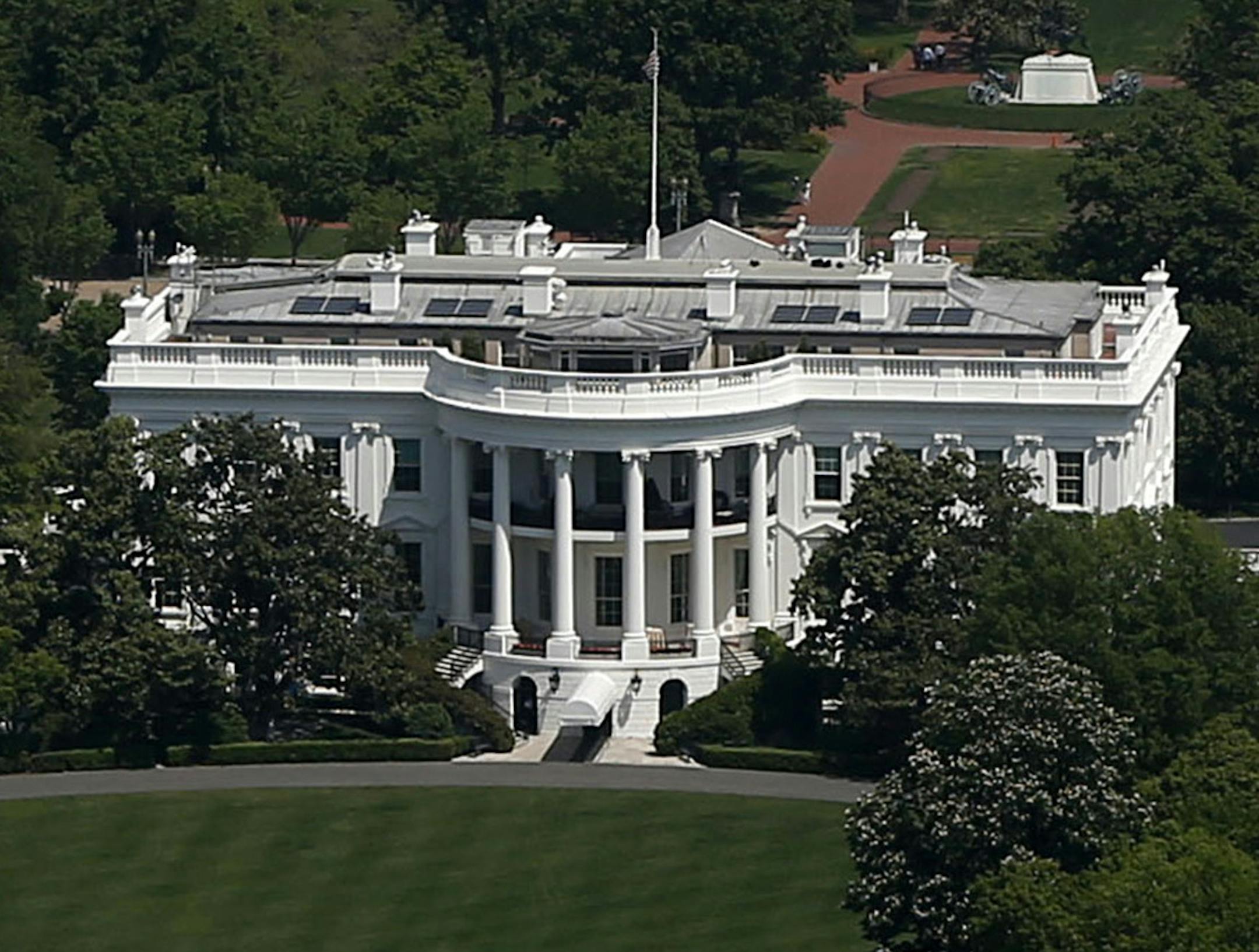 The South Lawn and the White House are seen from the 500-foot level of the Washington Monument in Washington, Monday, May 12, 2014, as it re-opens. The monument, which sustained damage from an earthquake in August 2011, reopened to the public today. (AP Photo) ORG XMIT: MIN2014051314333942