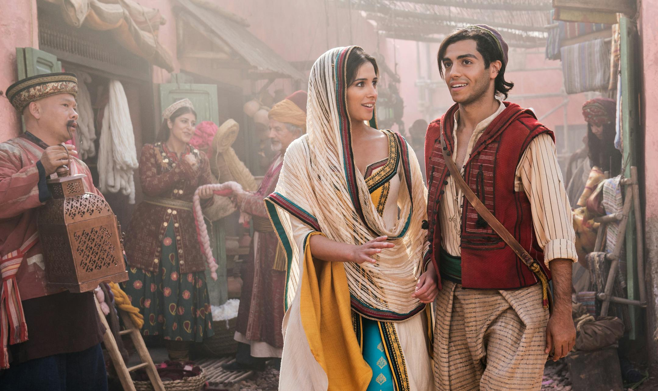Naomi Scott as Jasmine and Mena Massoud as Aladdin in Disney&#x2019;s live-action adaptation of ALADDIN, directed by Guy Ritchie.