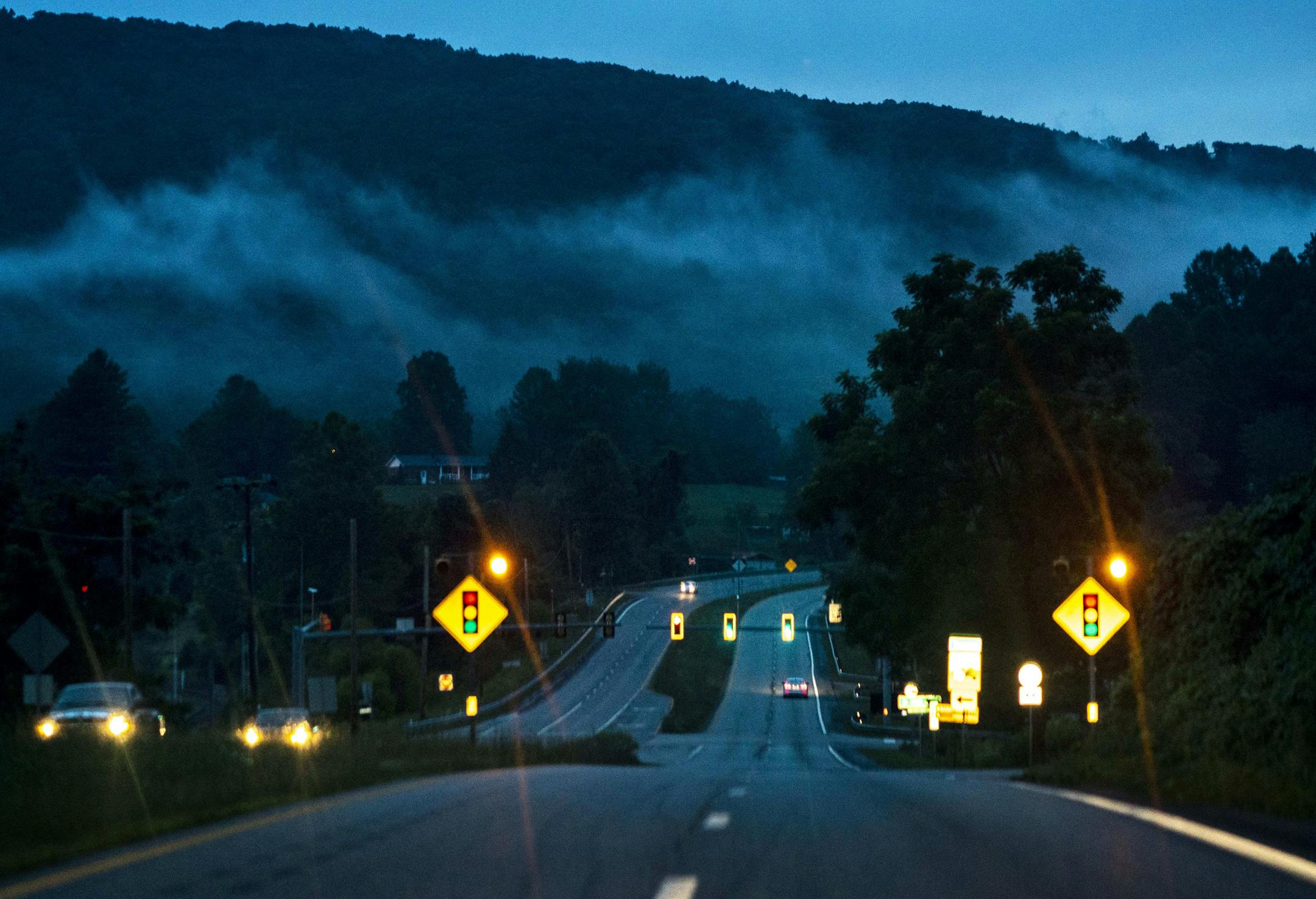 Remote mountain towns of southwestern Virginia's coal country, where fog settles along Route 58 between the hills, received millions of prescription opioid pills between 2006 and 2012. MUST CREDIT: Washington Post photo by Melina Mara ORG XMIT: 142.0.264439175