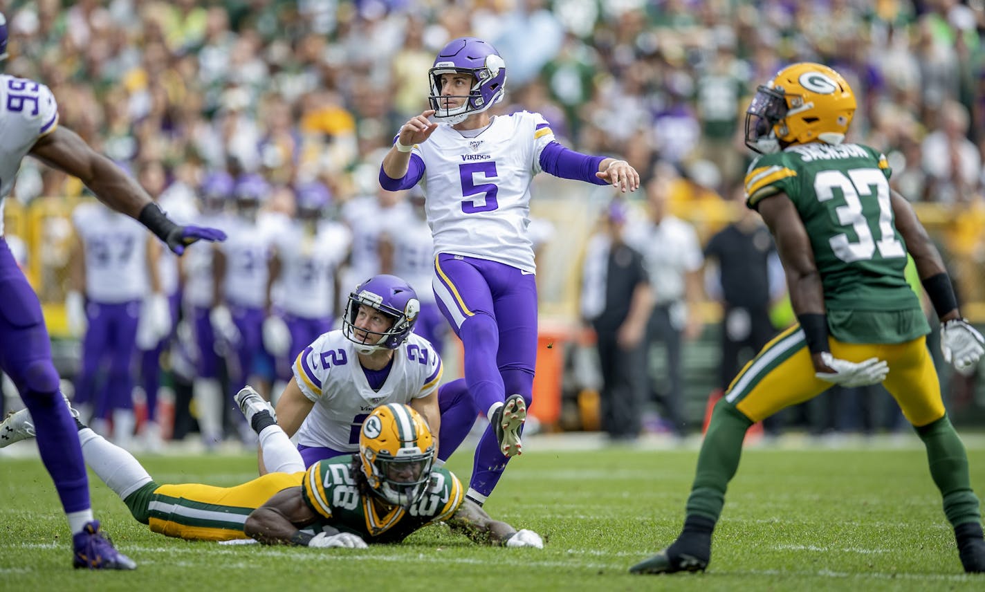 Vikings kicker Dan Bailey kick was blocked in the third quarter.