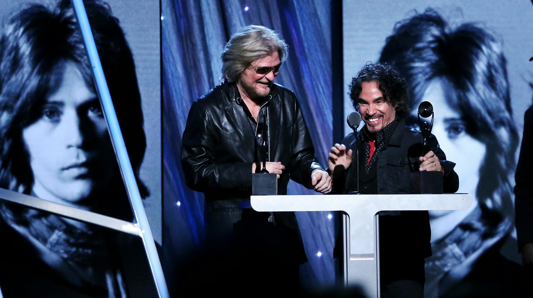 FILE Ñ Daryl Hall, left, and John Oates, of Hall &amp; Oates, accept their award during the Rock and Roll Hall of Fame Induction Ceremony at the Barclays Center in New York, April 10, 2014. Hall, 77, has filed a lawsuit in Nashville against Oates, 75 Ñ because a judge allowed the complaint to be filed earlier this month under seal, details on the disagreement are scant, but court records classify it as a contract lawsuit. (Richard Perry/The New York Times)