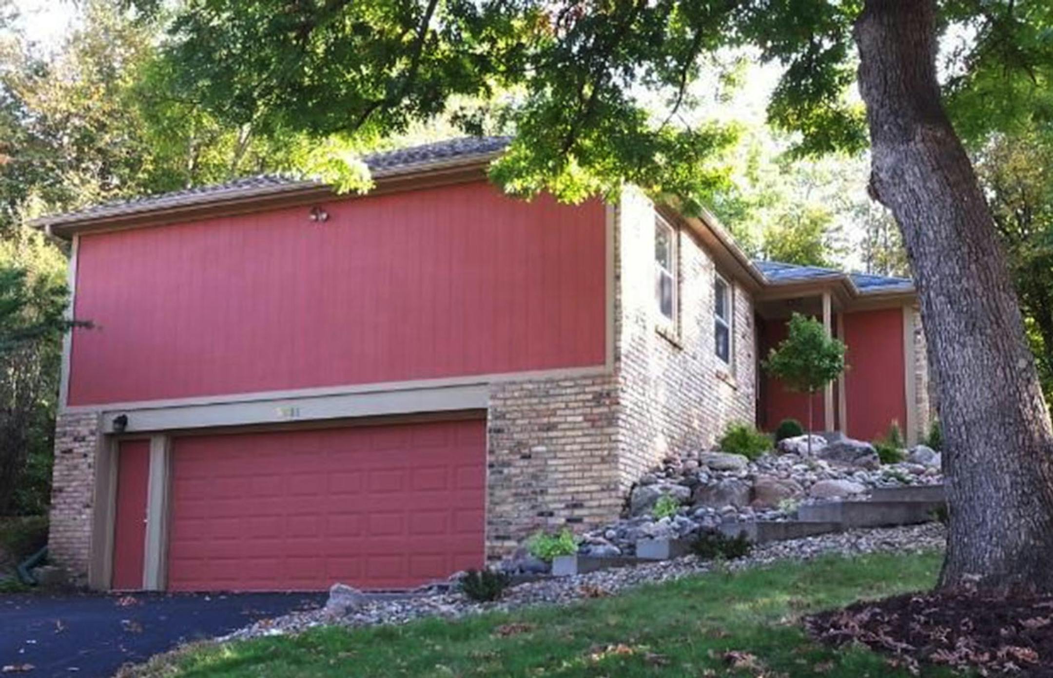 ... Prior Lake
Built in 1981, this four-bedroom, two-bath house has 1,632 finished square feet and features four bedrooms on one level, wood-burning fireplace, eat-in kitchen, three-season porch, unfinished basement, patio and sprinkler system on a corner cul-de-sac lot. Listed by Lisa Stevens, Vibrant Realty, 952-412-0411.