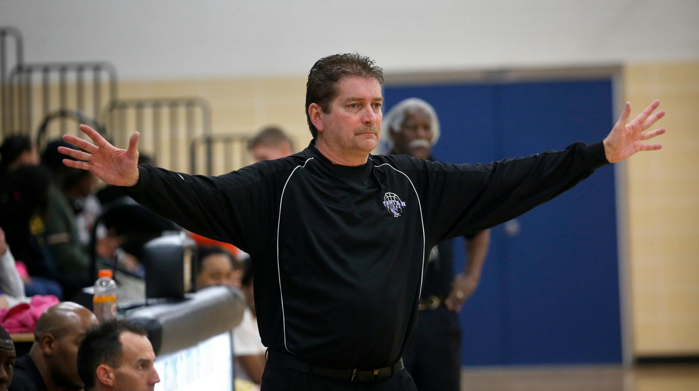 Tartan boys basketball coach Mark Klingsporn lands victory No. 700