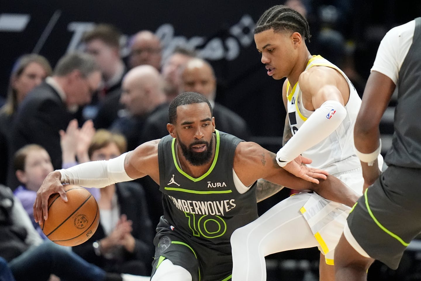 ティンバーウルブズはアンソニー・エドワーズ、マイク・コンリーの勝利でジャズを破った