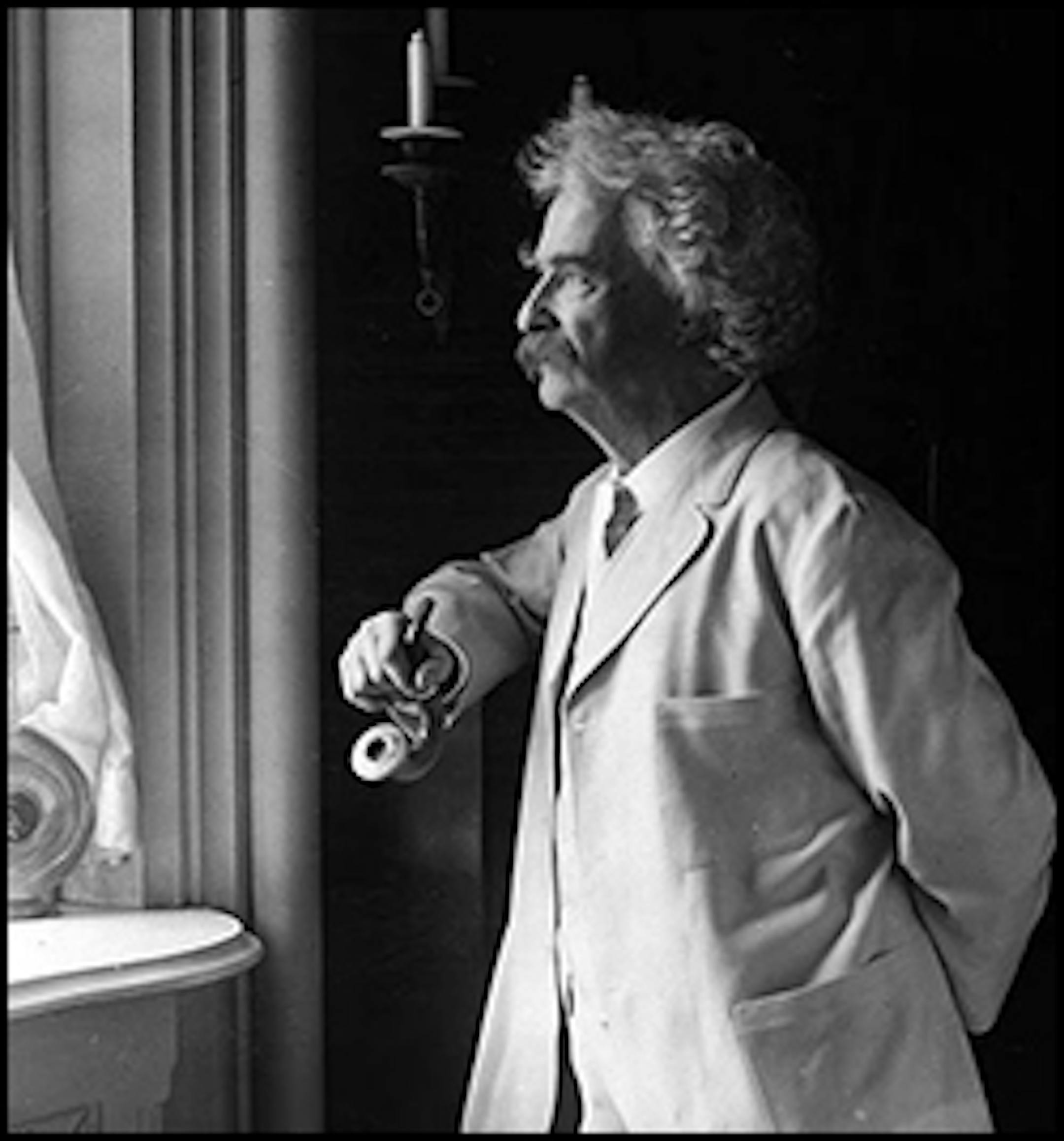 Author Samuel Clemens (Mark Twain) in 1907.