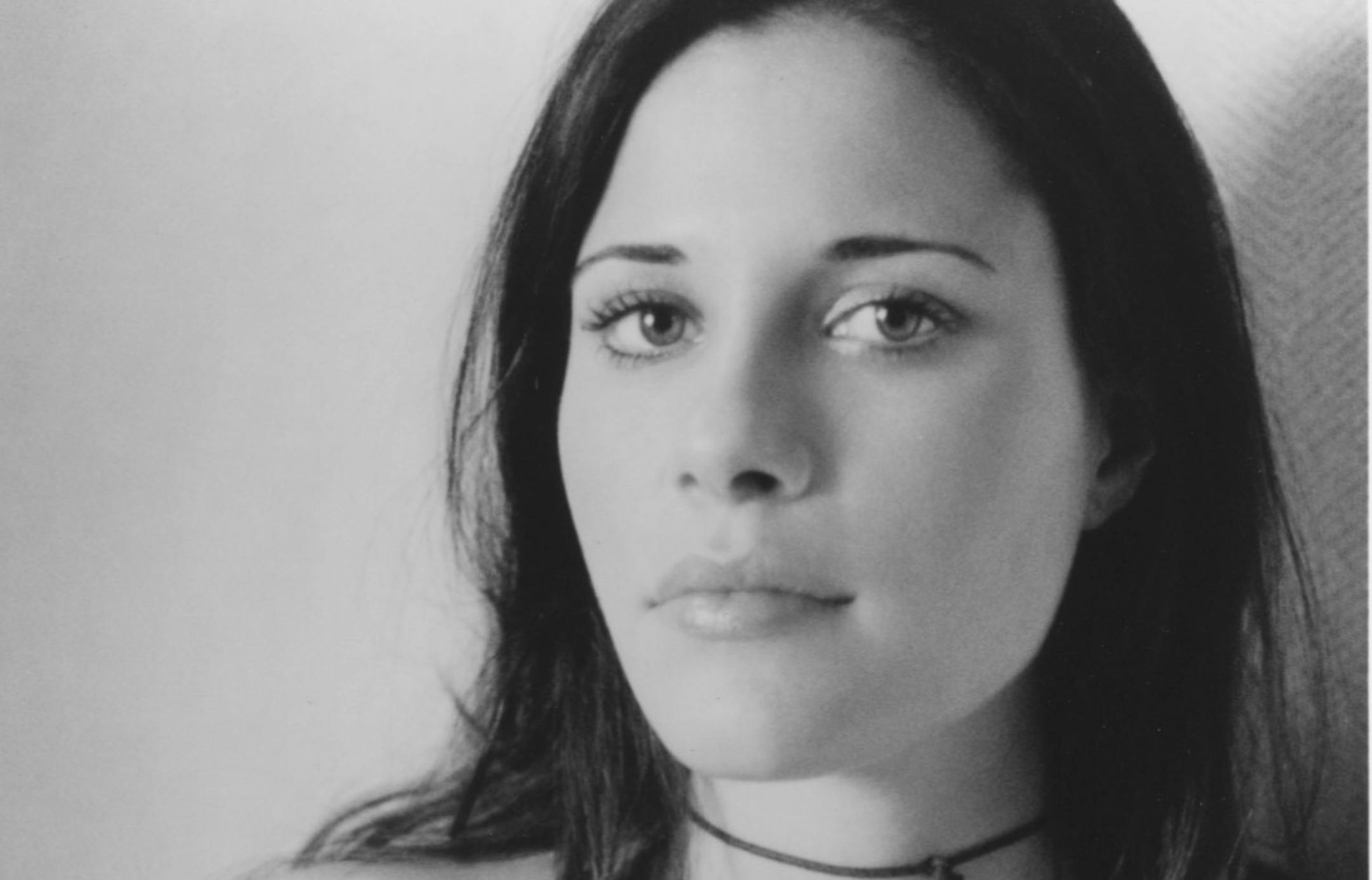 Shannon McNally, singer, musician. 2001 handout photo by Kevin Sturman, courtesy of Capitol Records.