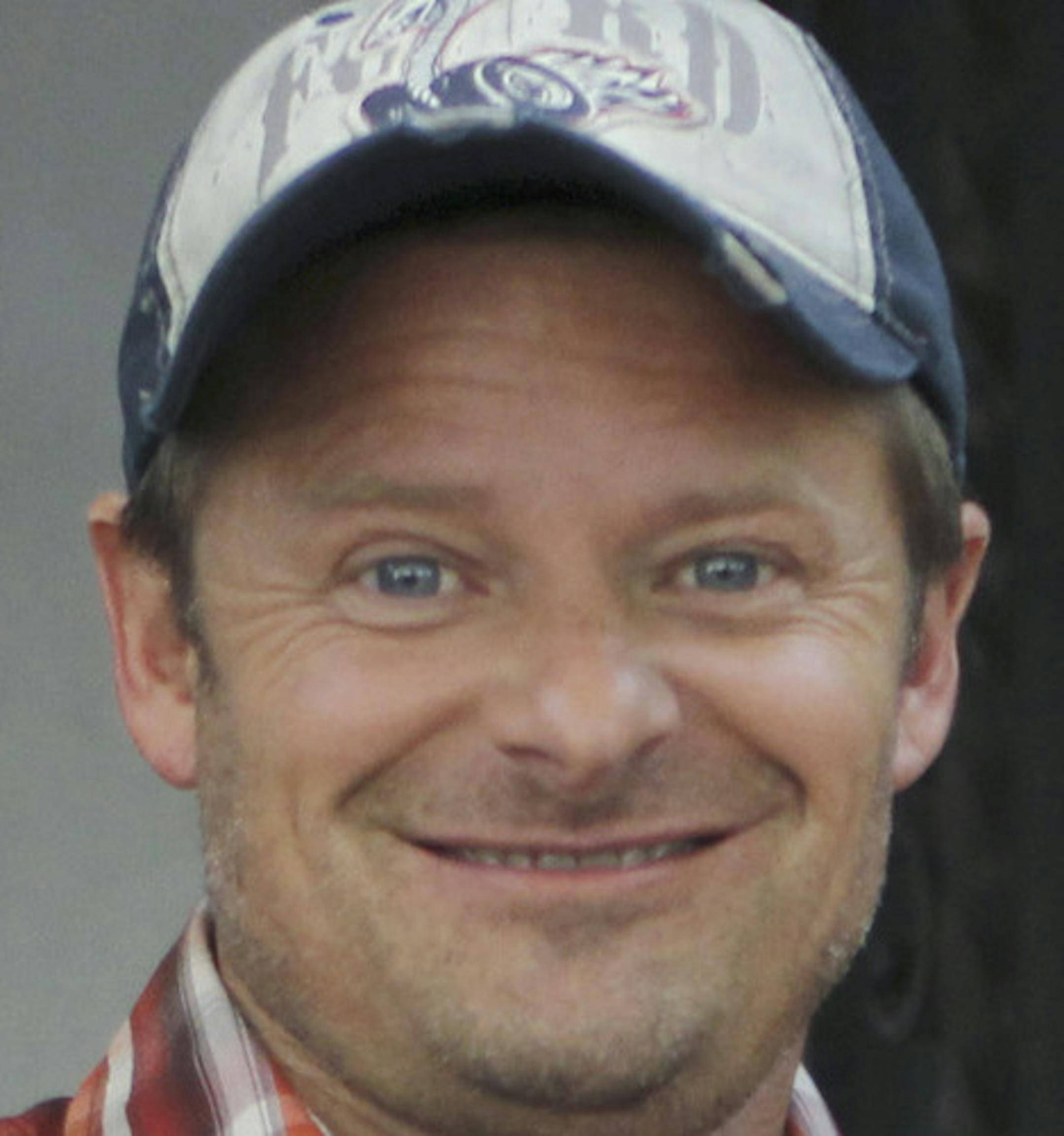 MODERN FAMILY - "Halloween 3: AwesomeLand" - Even though Halloween is Claire's holiday, she allows Phil to take over this year so instead of her usual fright-fest theme, he decides to turn the house into AwesomeLand! Gloria picks out Princess Fiona and Shrek costumes for her and Jay but Jay decides he wants to be Prince Charming complete with a full head of gorgeous hair, and with the hair comes a new sense of confidence. Elsewhere, Cameron gets overwhelmed by the day's activities and Mitchell h