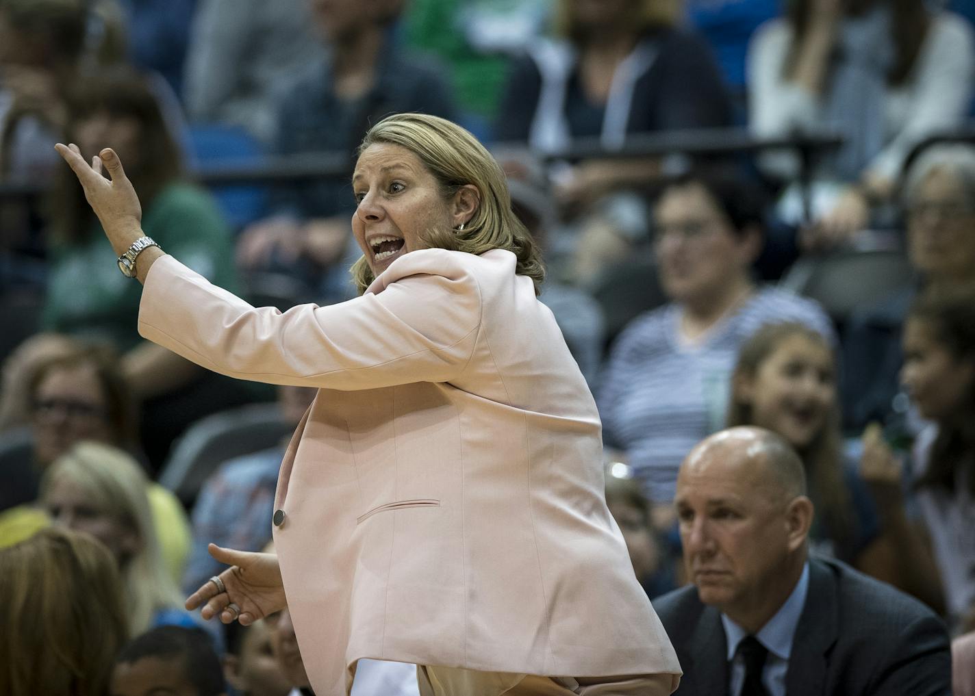 Minnesota Lynx head coach Cheryl Reeve gestured to her players during the third quarter Saturday night. ] (AARON LAVINSKY/STAR TRIBUNE) aaron.lavinsky@startribune.com The Minnesota Lynx play the Dallas Wings on Saturday, June 4, 2016 at Target Center in Minneapolis, Minn.