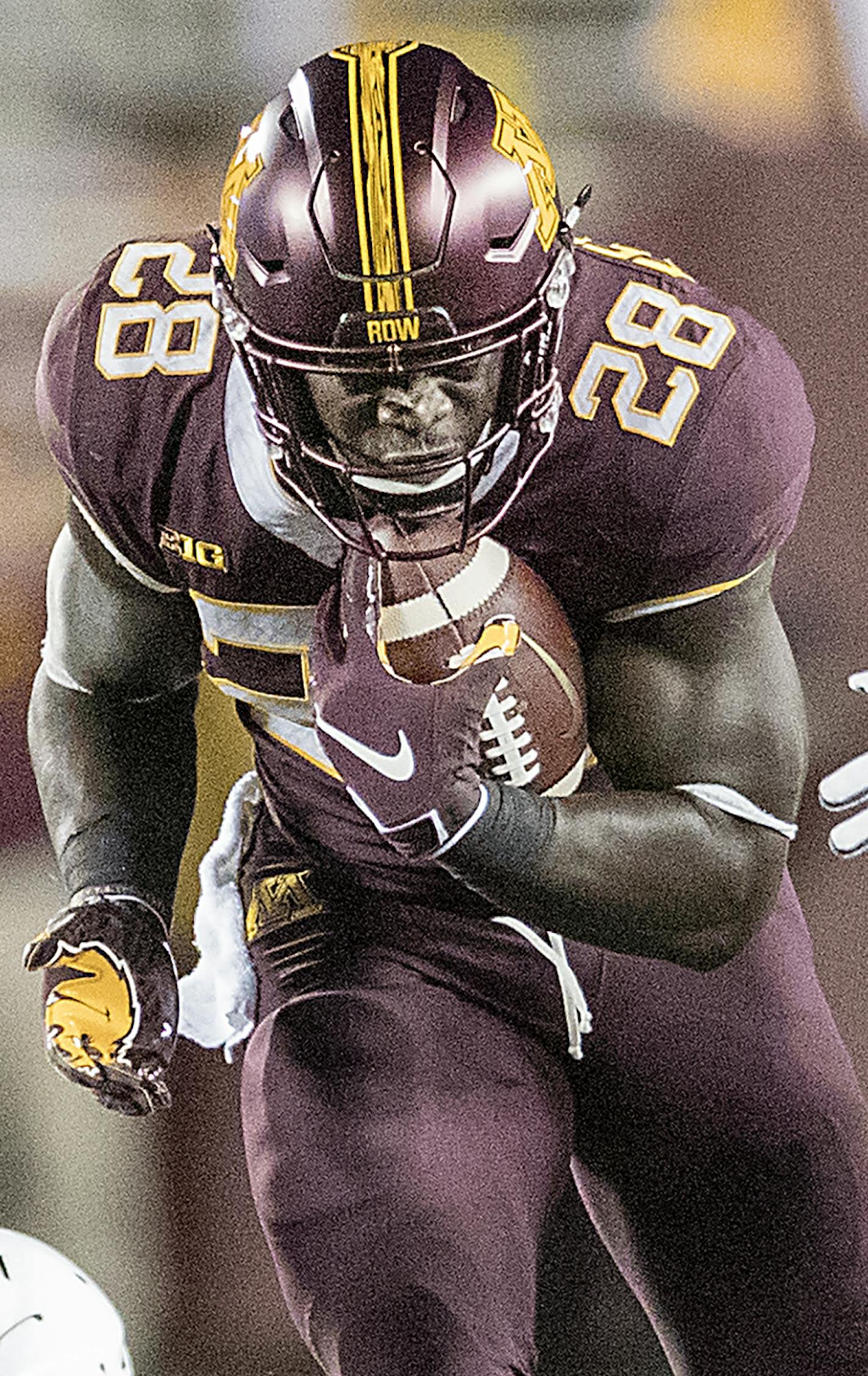 Minnesota's running back Jonathan Femi-Cole broke free for a short gain during the second quarter as Minnesota took on Fresno State at TCF Bank Stadium, Saturday, September 8, 2018 in Minneapolis, MN. ] ELIZABETH FLORES &#xef; liz.flores@startribune.com