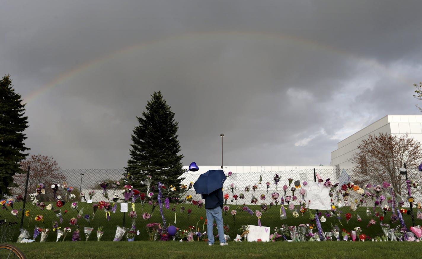 A rainbow appeared over Paisley Park Studios in Chanhassen on Thursday hours after music legend Prince was found unresponsive there.