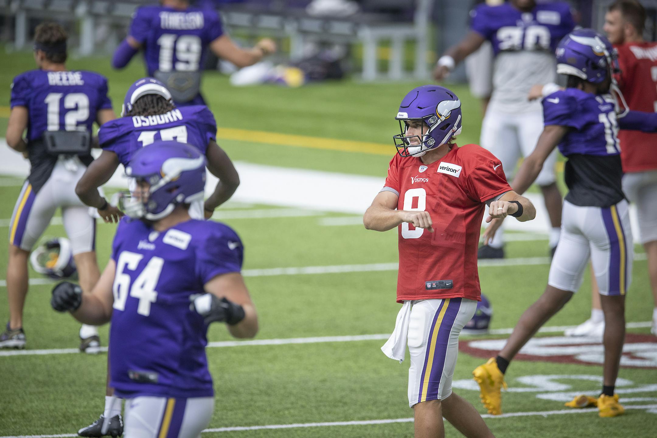 Minnesota Vikings quarterback Kirk Cousins warmed up as the Vikings practiced at US Bank Stadium, Friday, August 28, 2020 in Minneapolis, MN. ] ELIZABETH FLORES • liz.flores@startribune.com