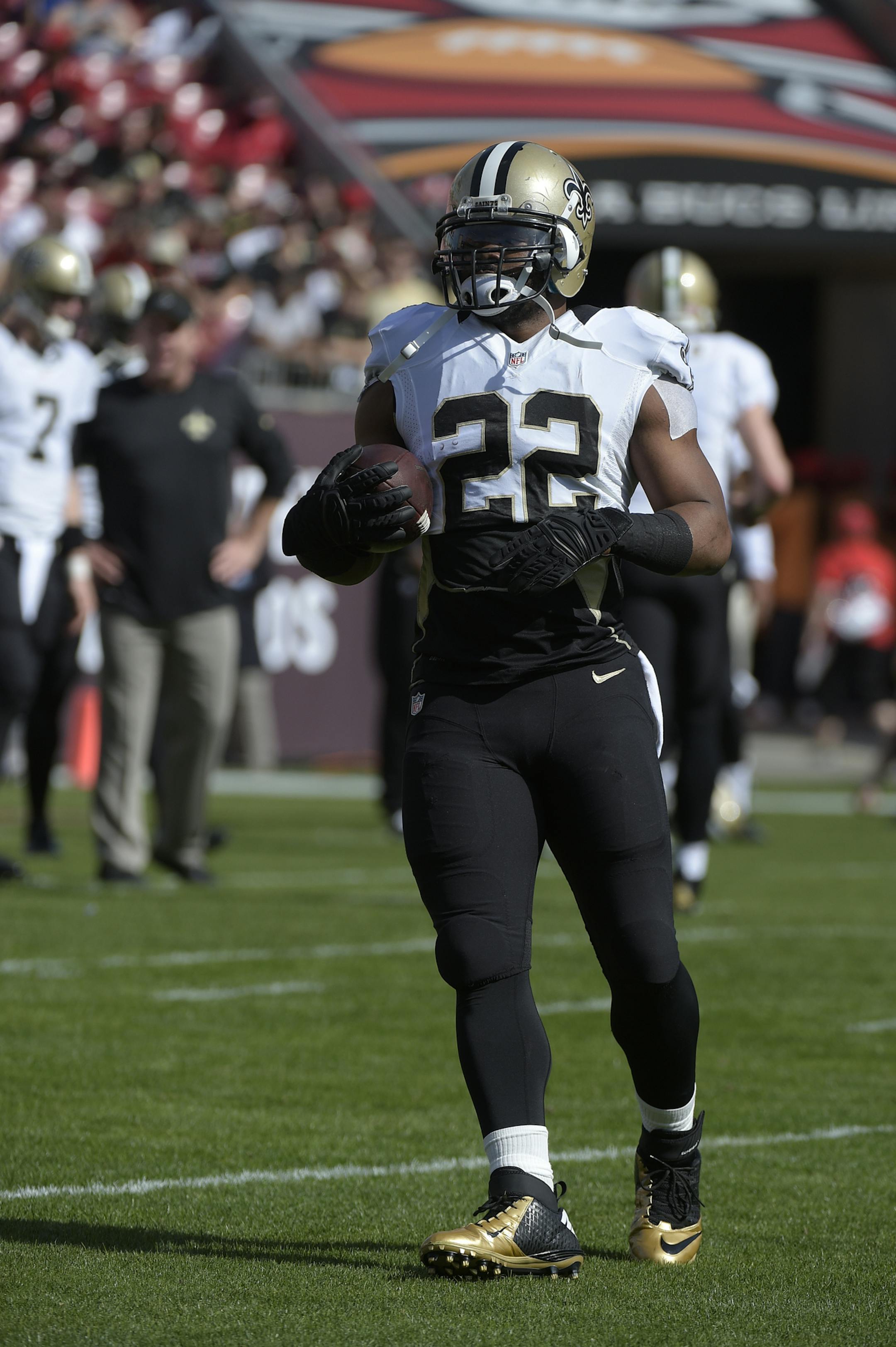 New Orleans Saints running back Mark Ingram (22) warms up before an NFL football game against the Tampa Bay Buccaneers in Tampa, Fla., Sunday, Dec. 28, 2014. (AP Photo/Phelan M. Ebenhack) ORG XMIT: OTKNOB101
