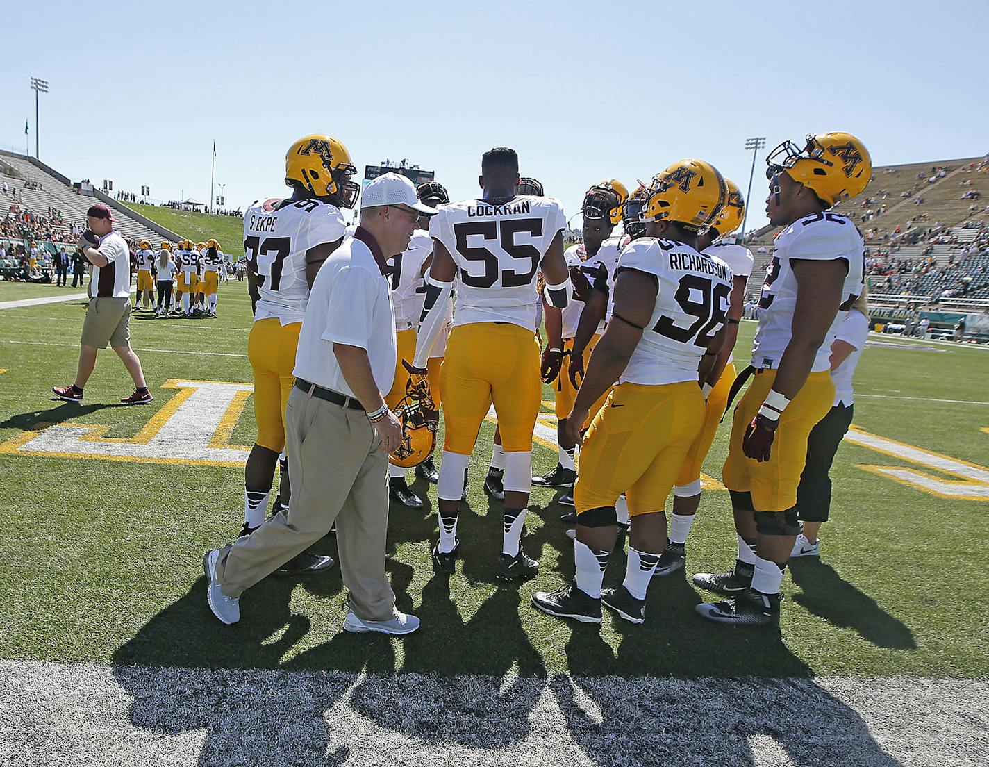 Minnesota head coach Jerry Kill fired up players on the field before they took on Colorado State at Sonny Lubick Field at Hughes Stadium, Saturday, September 12, 2015 in Ft. Collins, CO. ] (ELIZABETH FLORES/STAR TRIBUNE) ELIZABETH FLORES &#xef; eflores@startribune.com