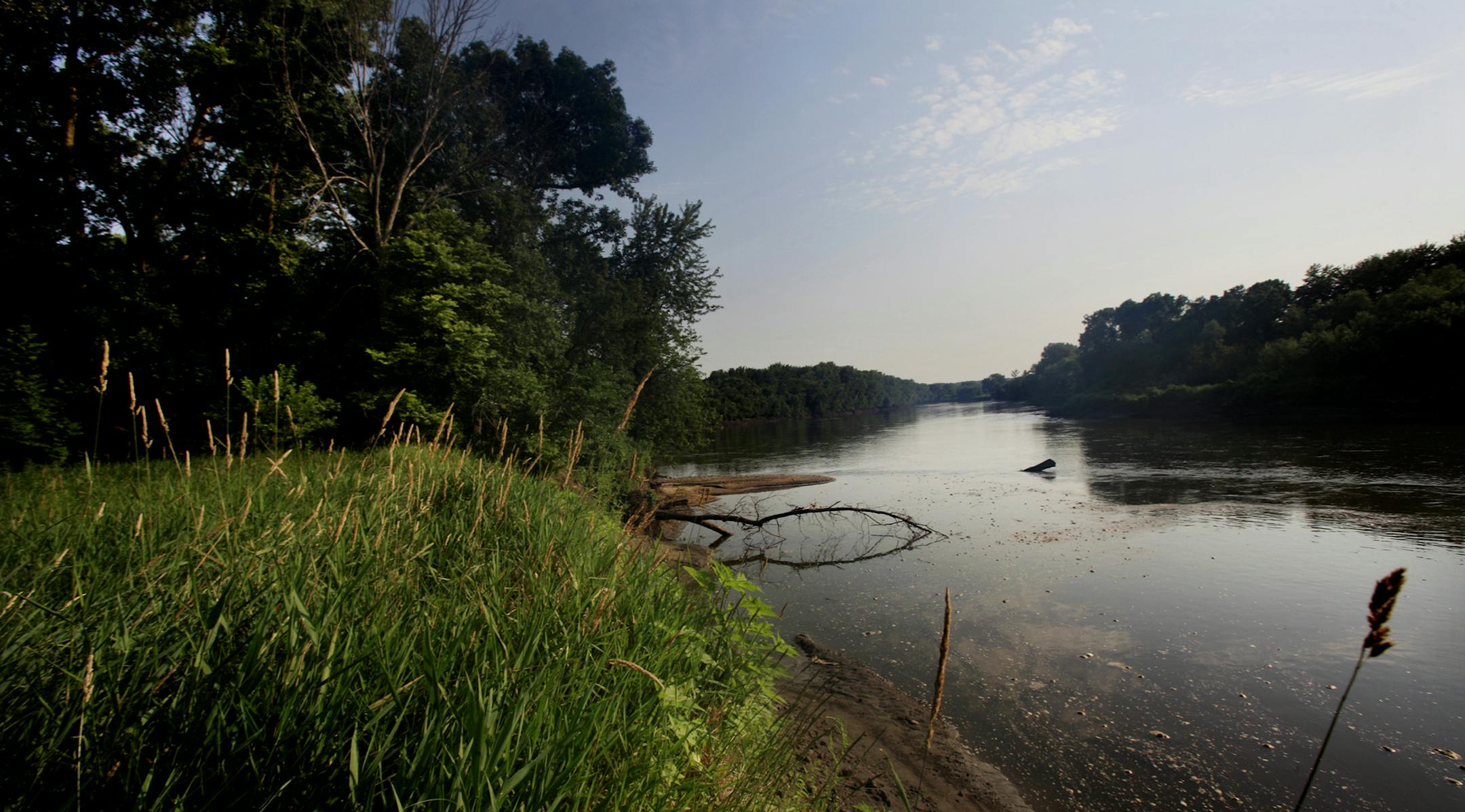 Looking south on the Minnesota River in Blakeley Township, MN on July 3, 2012. ] JOELKOYAMAïjoel.koyama@startribune.com Foreclosures etc are pushing up the timetable for the metro area's last major regional park Blakeley Bluffs regional park. What's Happening at this time: We will tour area w park planner Mark Themig and meet 1-2 people who are selling out. ORG XMIT: MIN2016072718343103